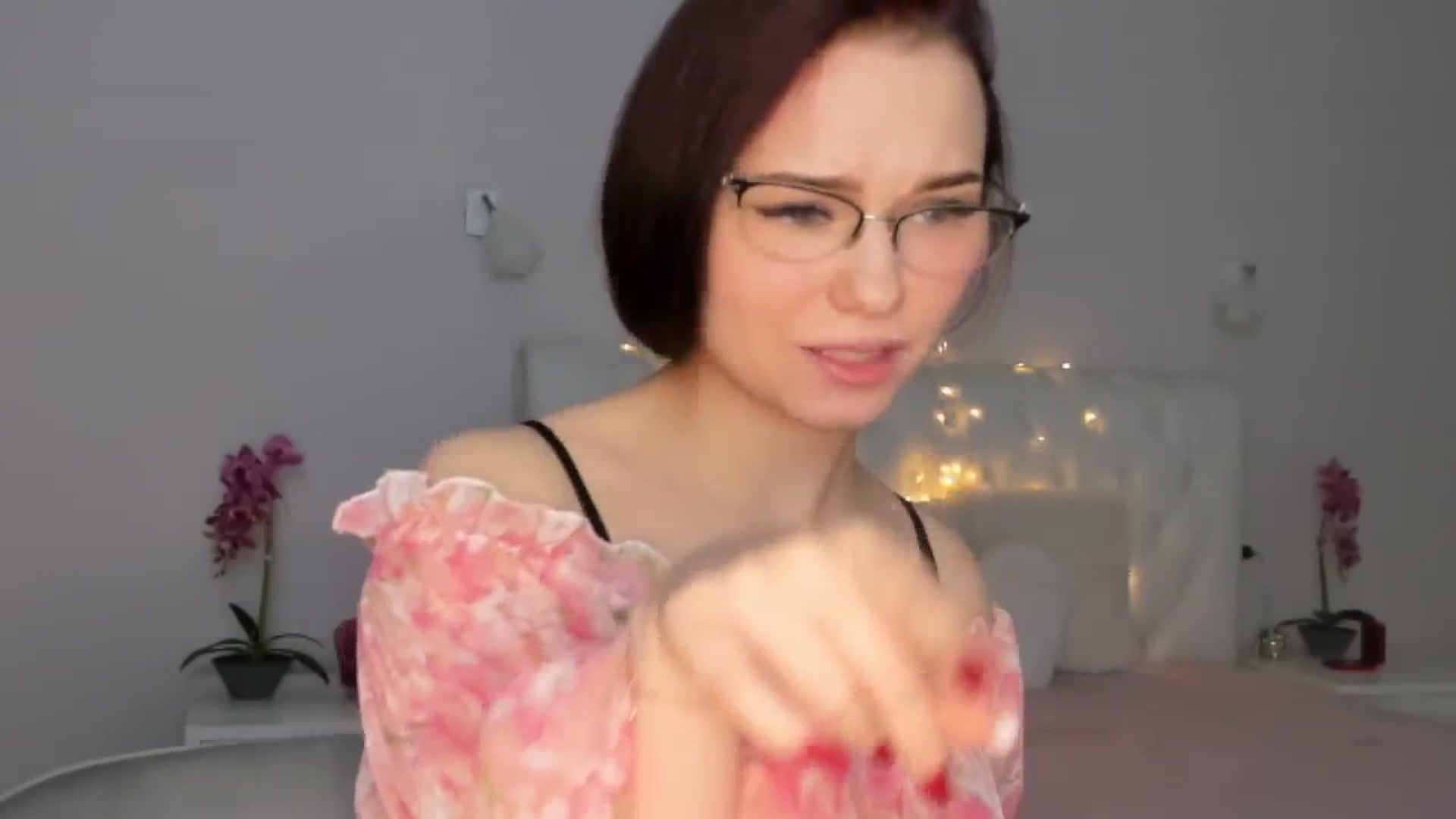 Gallery image thumbnail from Angieerosee's myfreecams stream on, 01/21/2025, 22:52 image 12 of 20