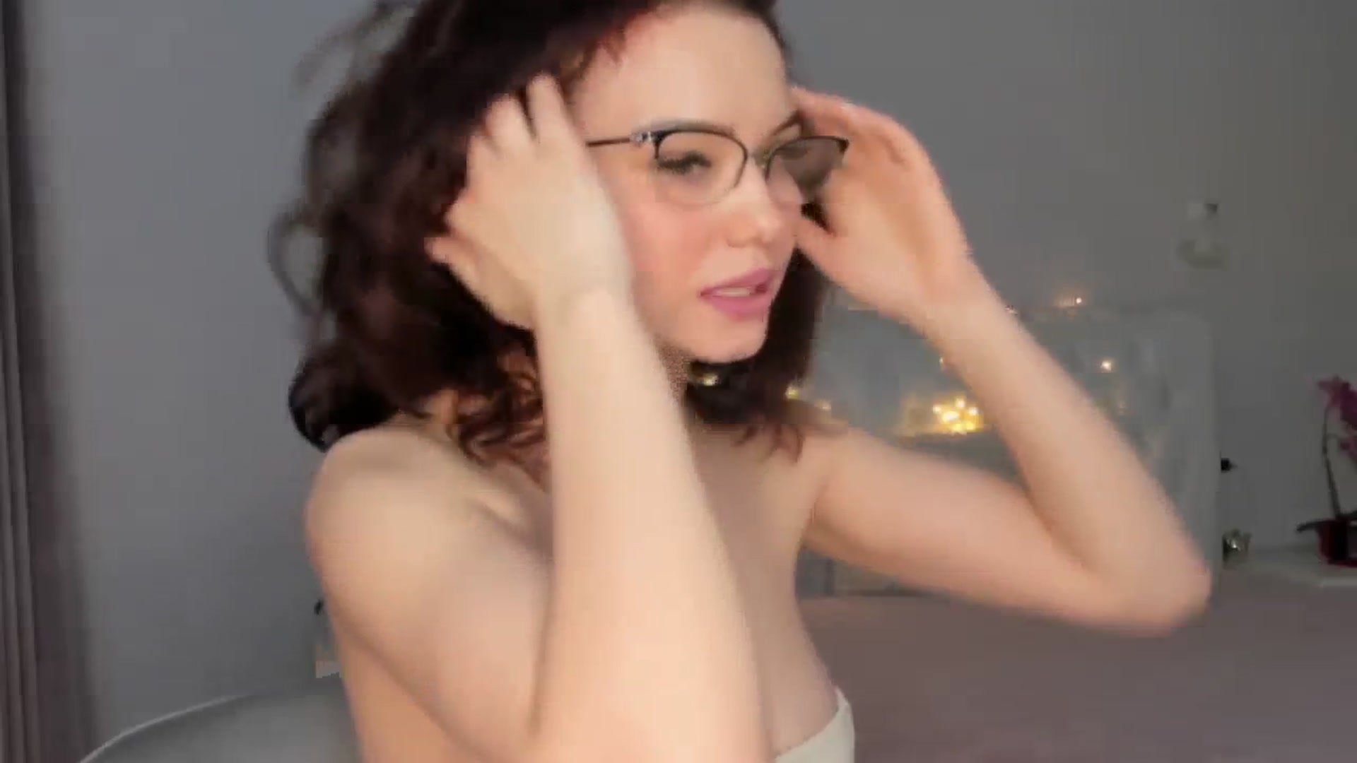 Gallery image thumbnail from Angieerosee's myfreecams stream on, 01/29/2025, 18:05 image 3 of 20