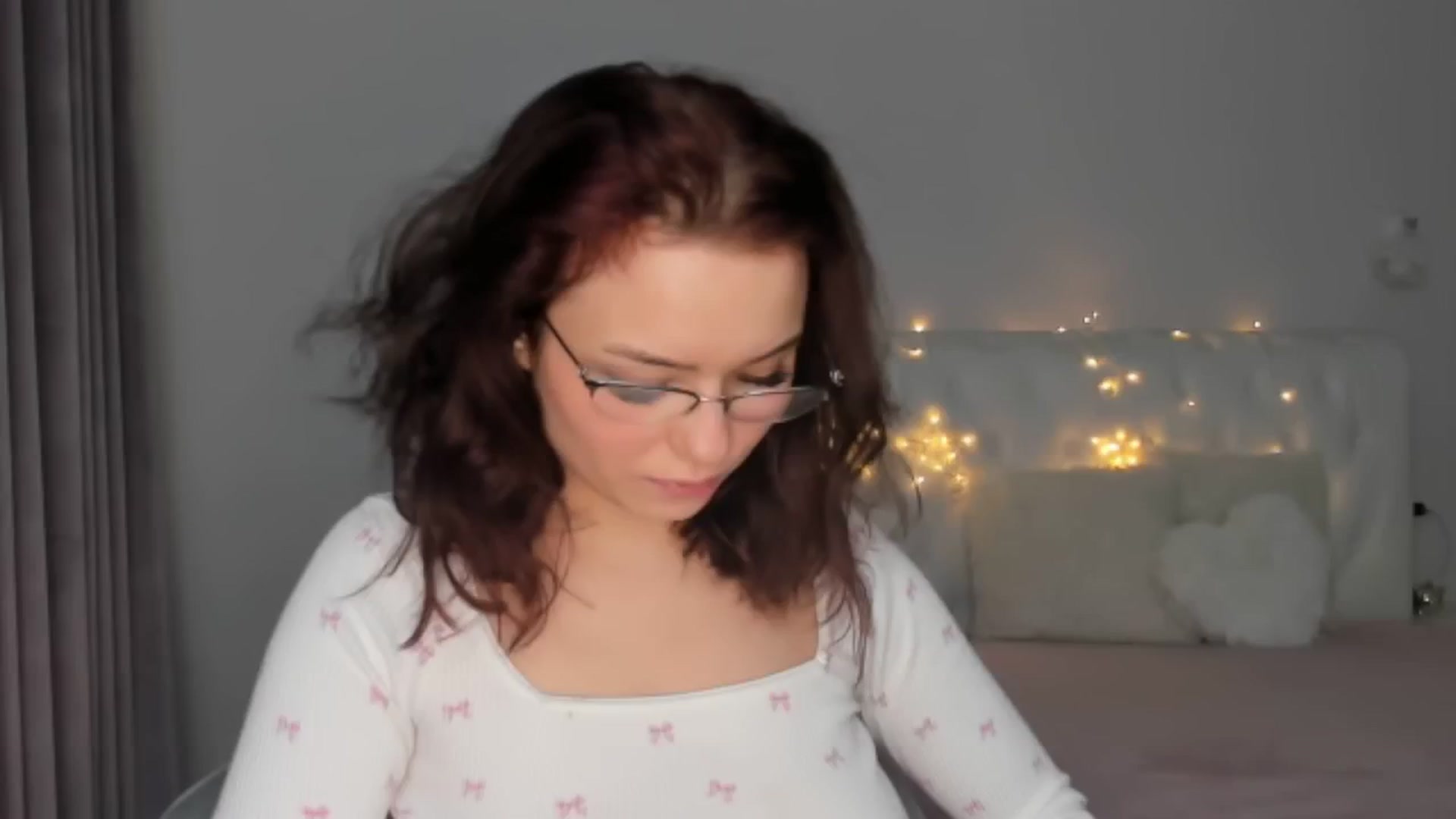 Gallery image thumbnail from Angieerosee's myfreecams stream on, 01/30/2025, 24:52 image 8 of 20