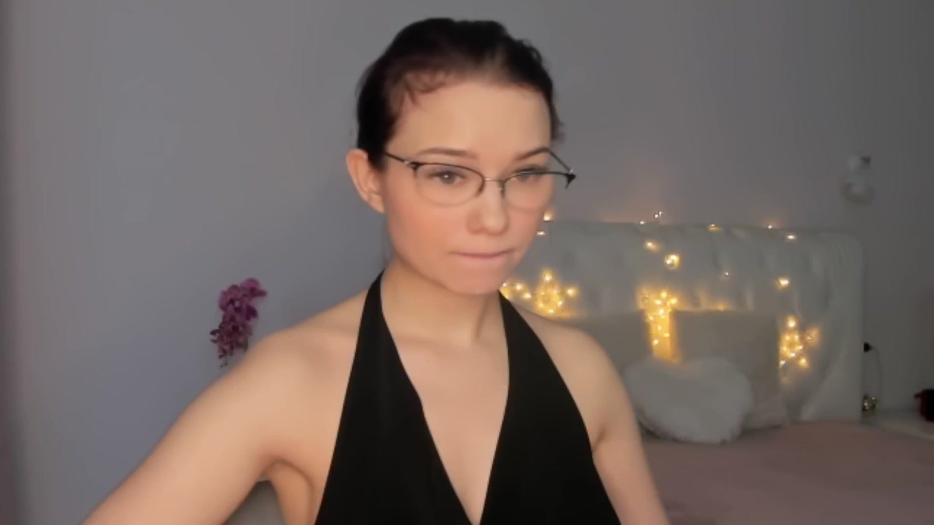 Gallery image thumbnail from Angieerosee's myfreecams stream on, 02/04/2025, 18:27 image 1 of 20