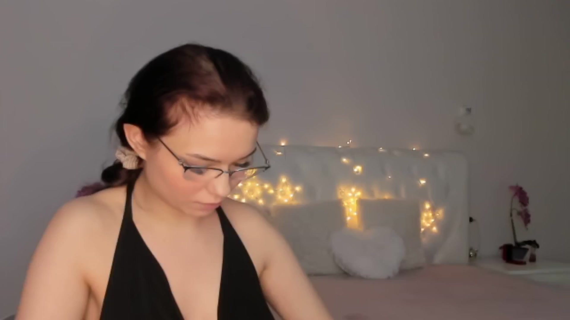 Gallery image thumbnail from Angieerosee's myfreecams stream on, 02/04/2025, 18:27 image 20 of 20