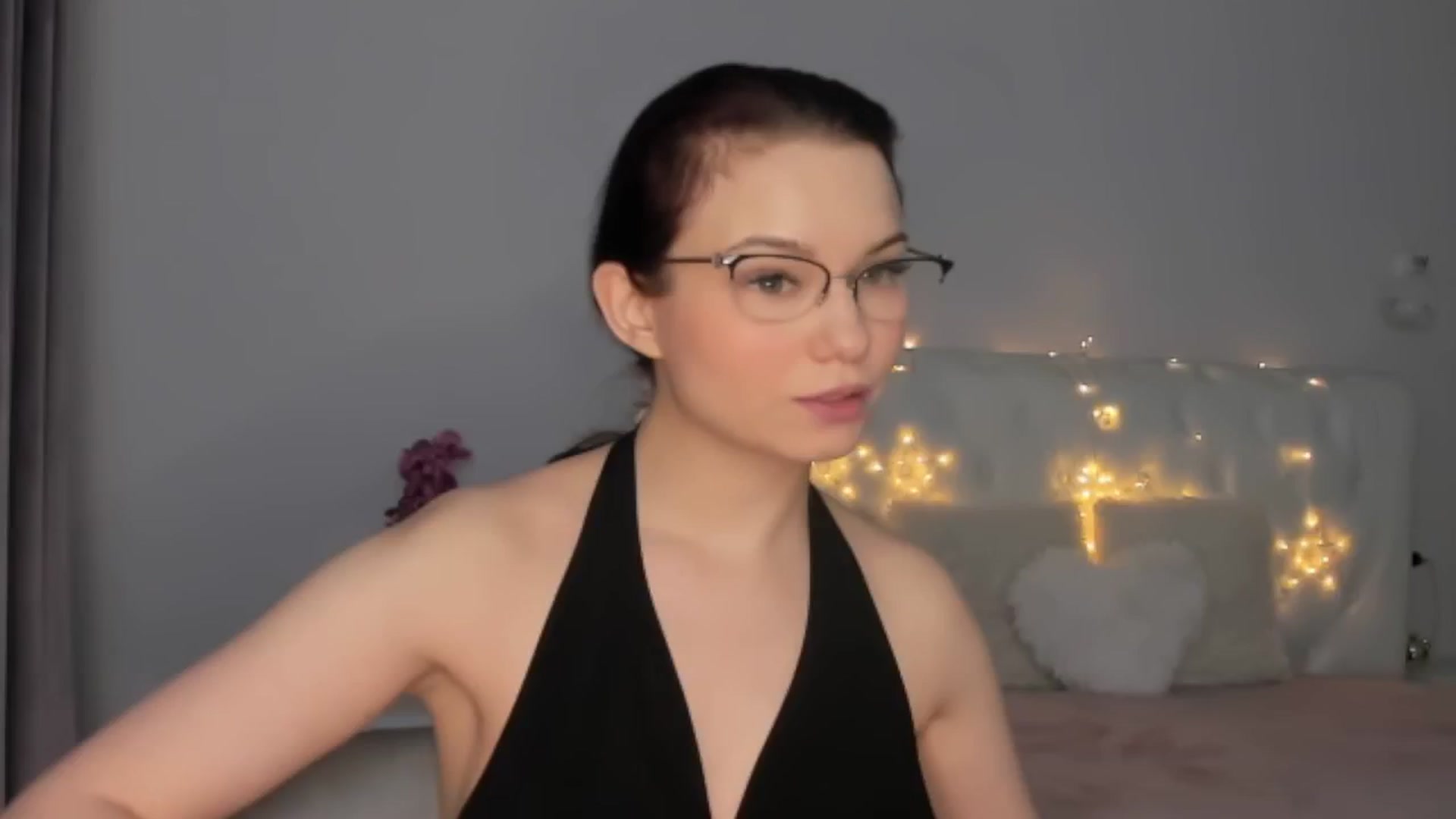 Gallery image thumbnail from Angieerosee's myfreecams stream on, 02/04/2025, 21:41 image 11 of 20