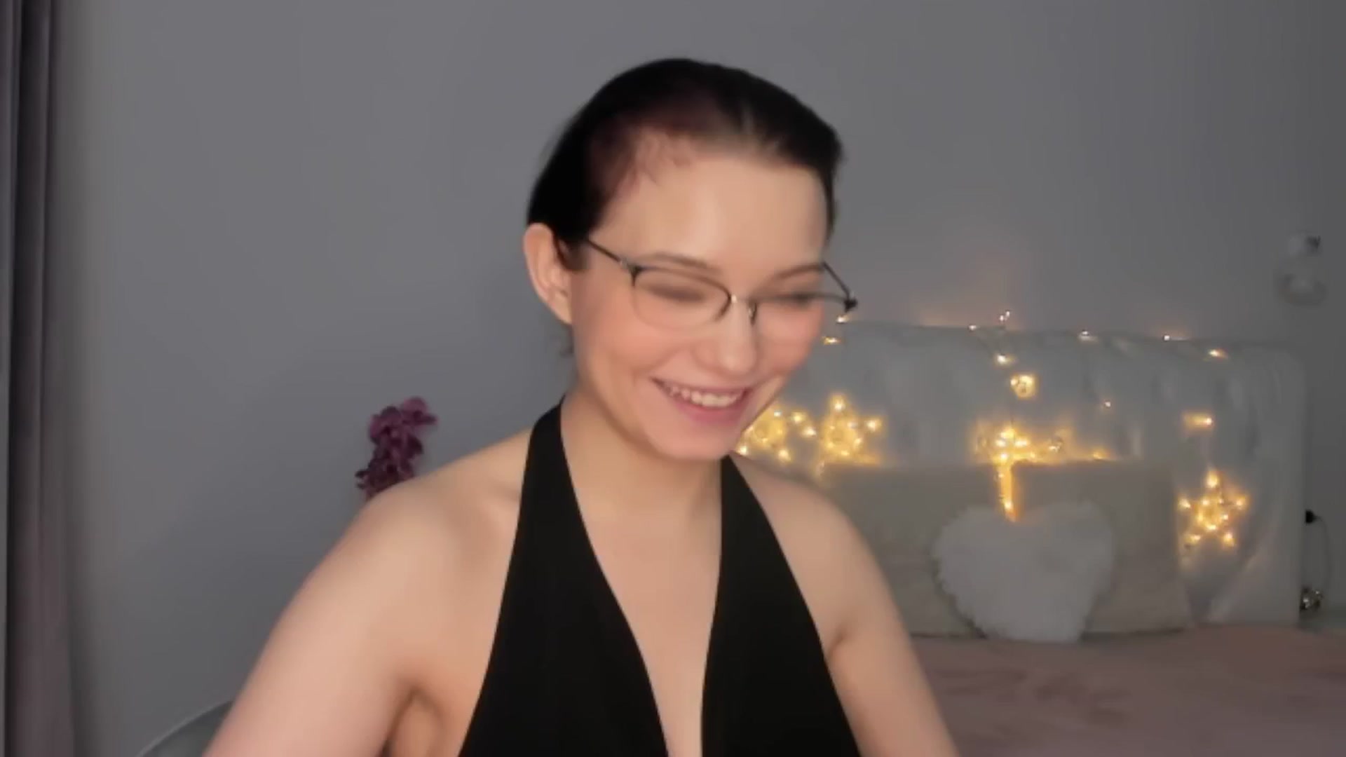 Gallery image thumbnail from Angieerosee's myfreecams stream on, 02/04/2025, 21:41 image 6 of 20