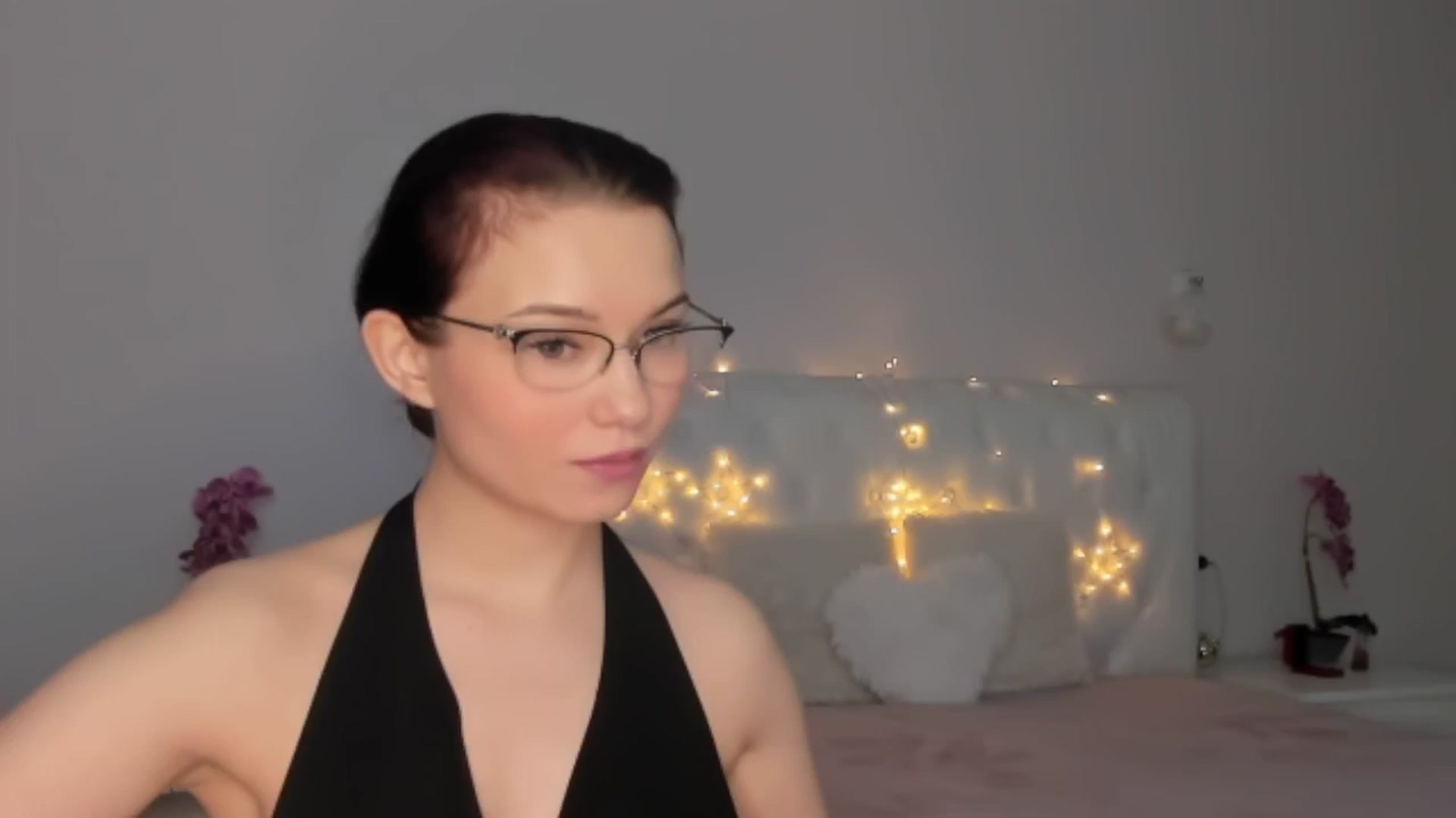 Gallery image thumbnail from Angieerosee's myfreecams stream on, 02/04/2025, 21:41 image 3 of 20