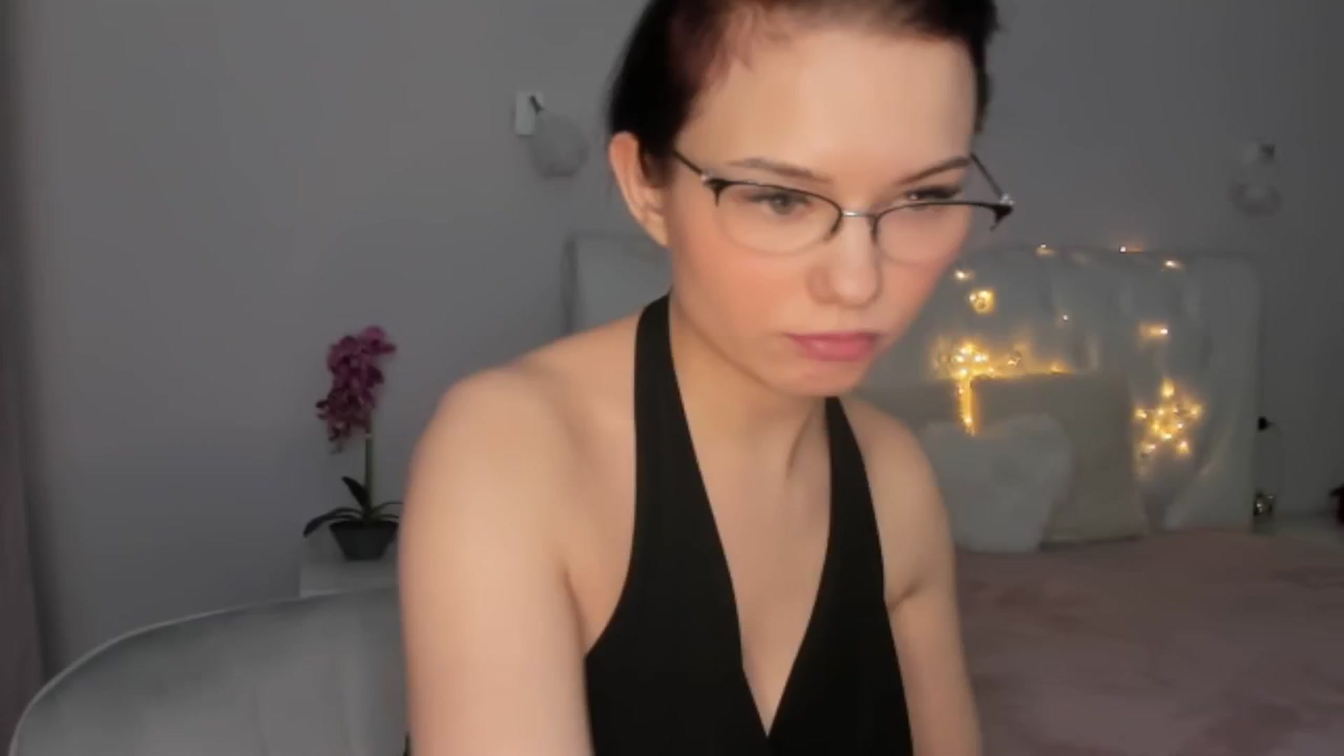 Gallery image thumbnail from Angieerosee's myfreecams stream on, 02/04/2025, 21:41 image 14 of 20