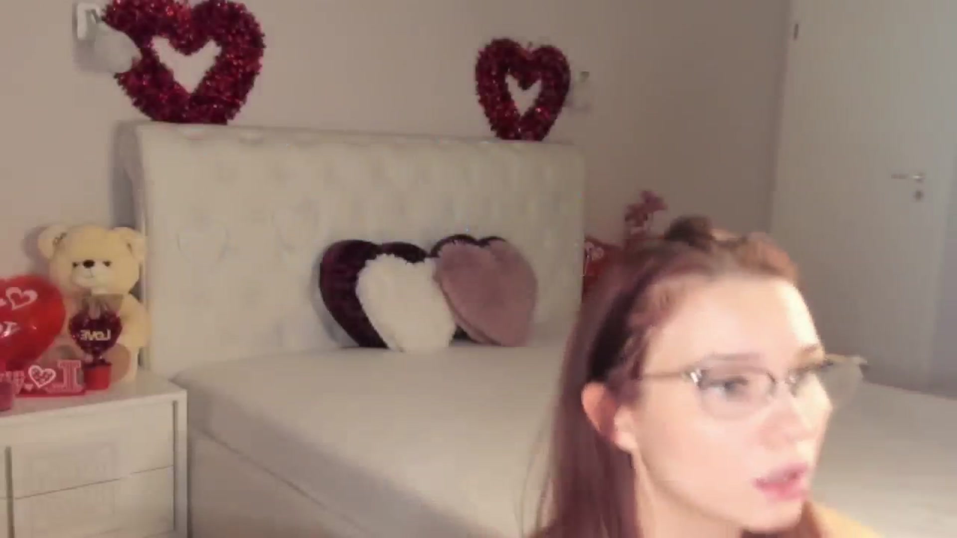Gallery image thumbnail from Angieerosee's myfreecams stream on, 02/15/2025, 17:15 image 19 of 20