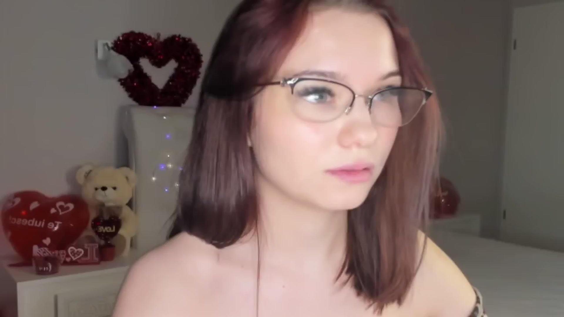Gallery image thumbnail from Angieerosee's myfreecams stream on, 02/16/2025, 19:54 image 4 of 20