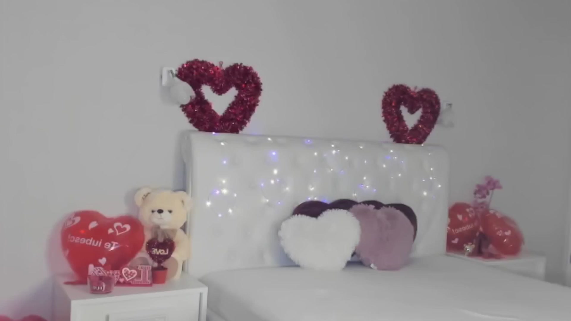 Gallery image thumbnail from Angieerosee's myfreecams stream on, 02/16/2025, 19:54 image 1 of 20