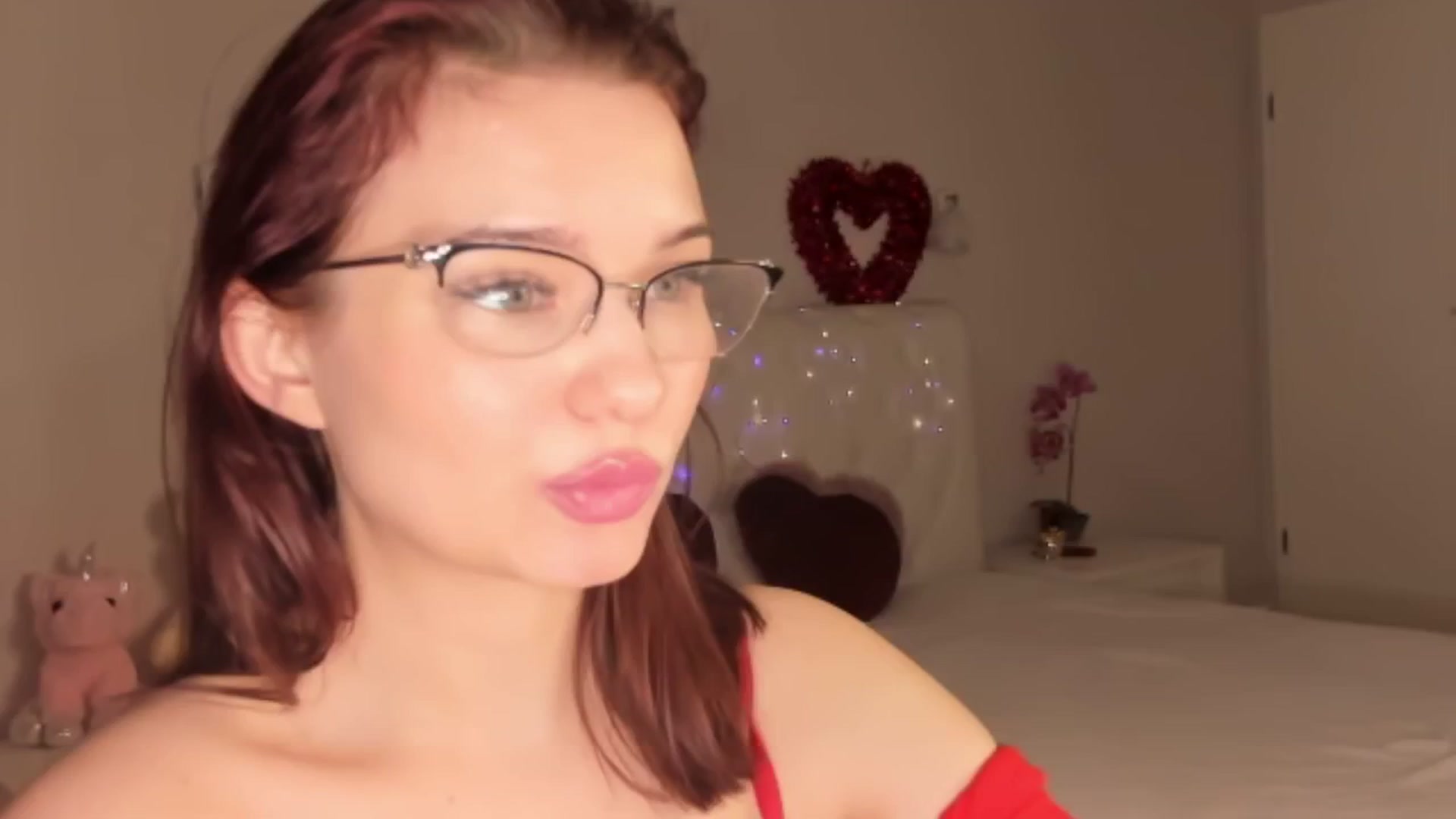 Gallery image thumbnail from Angieerosee's myfreecams stream on, 02/21/2025, 23:19 image 14 of 20