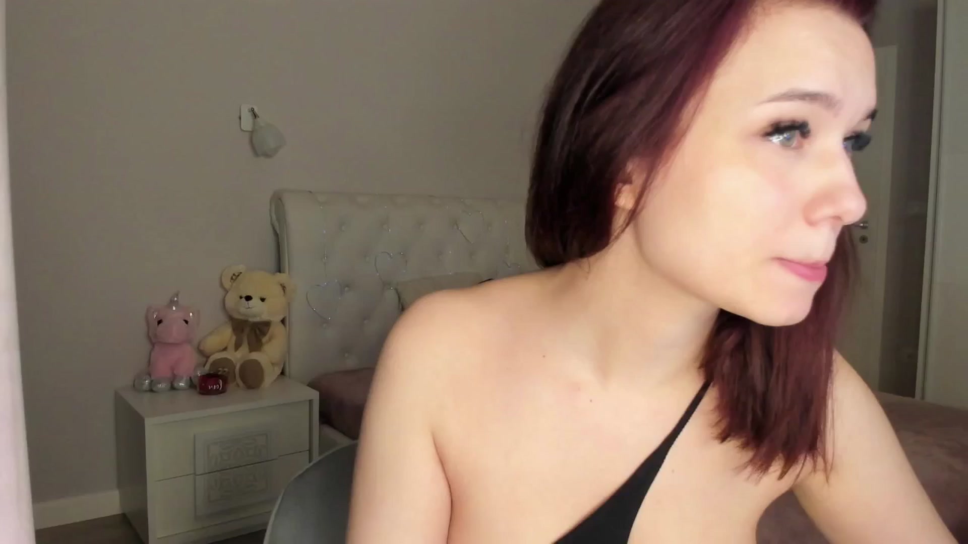 Gallery image thumbnail from Angieerosee's myfreecams stream on, 03/12/2025, 22:06 image 11 of 20