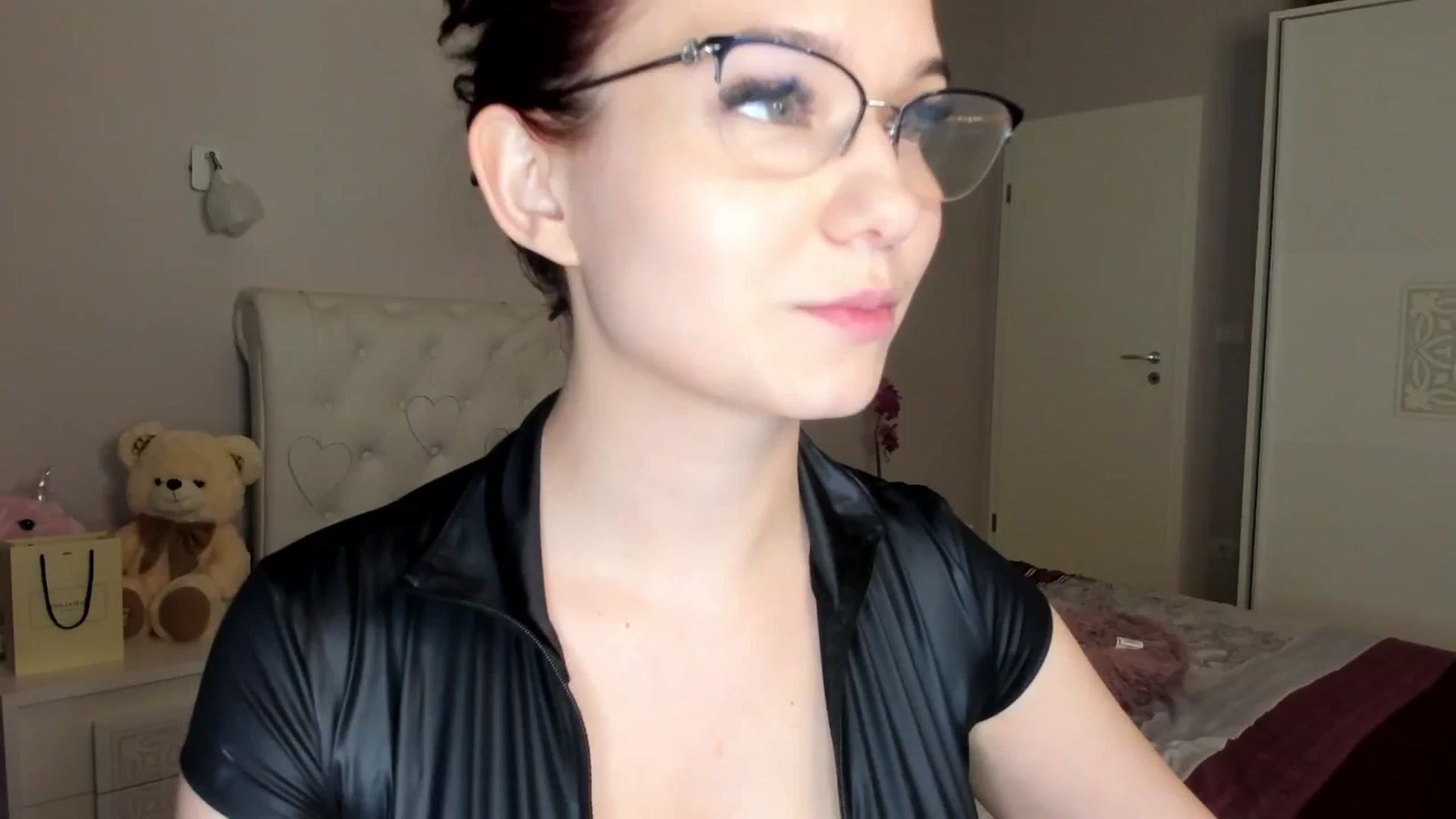 Gallery image thumbnail from Angieerosee's myfreecams stream on, 03/29/2025, 18:39 image 12 of 20