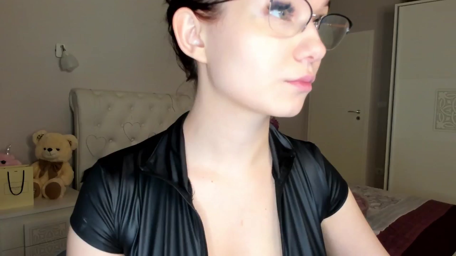 Gallery image thumbnail from Angieerosee's myfreecams stream on, 03/29/2025, 18:39 image 8 of 20