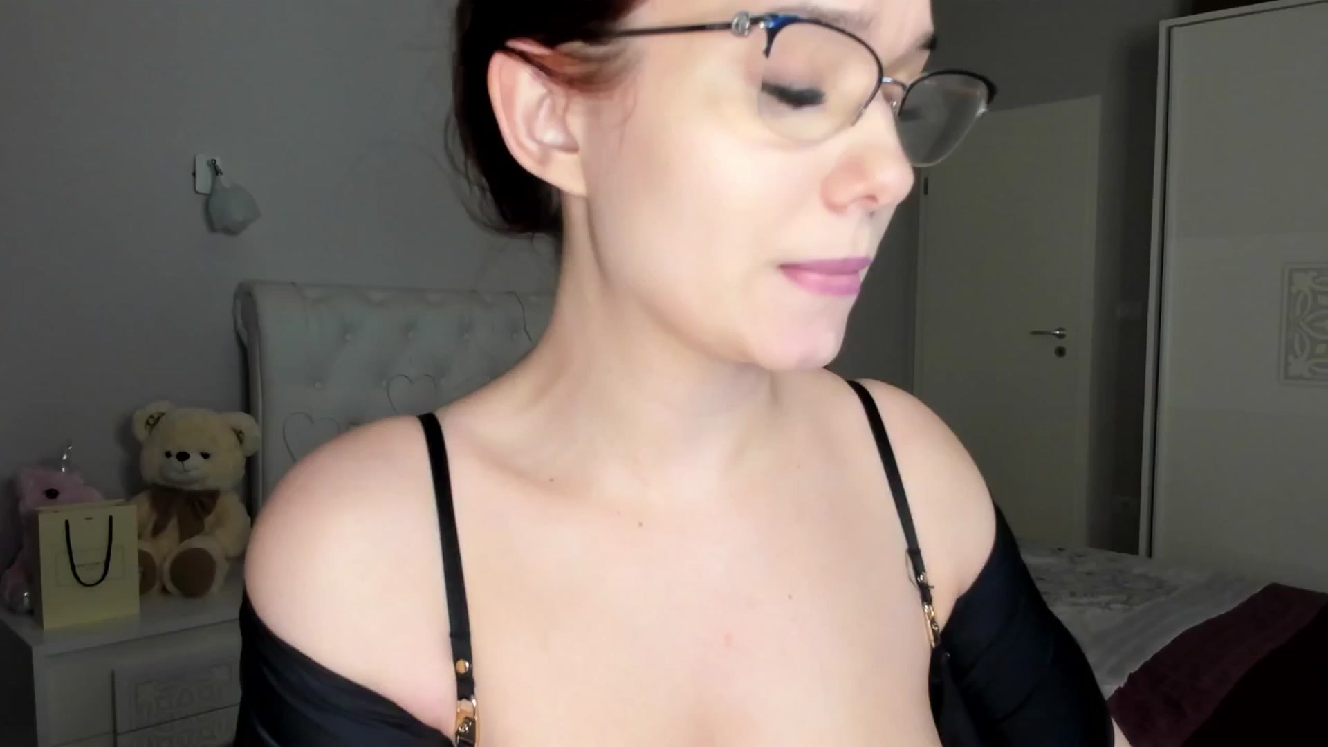 Gallery image thumbnail from Angieerosee's myfreecams stream on, 03/29/2025, 22:08 image 13 of 20
