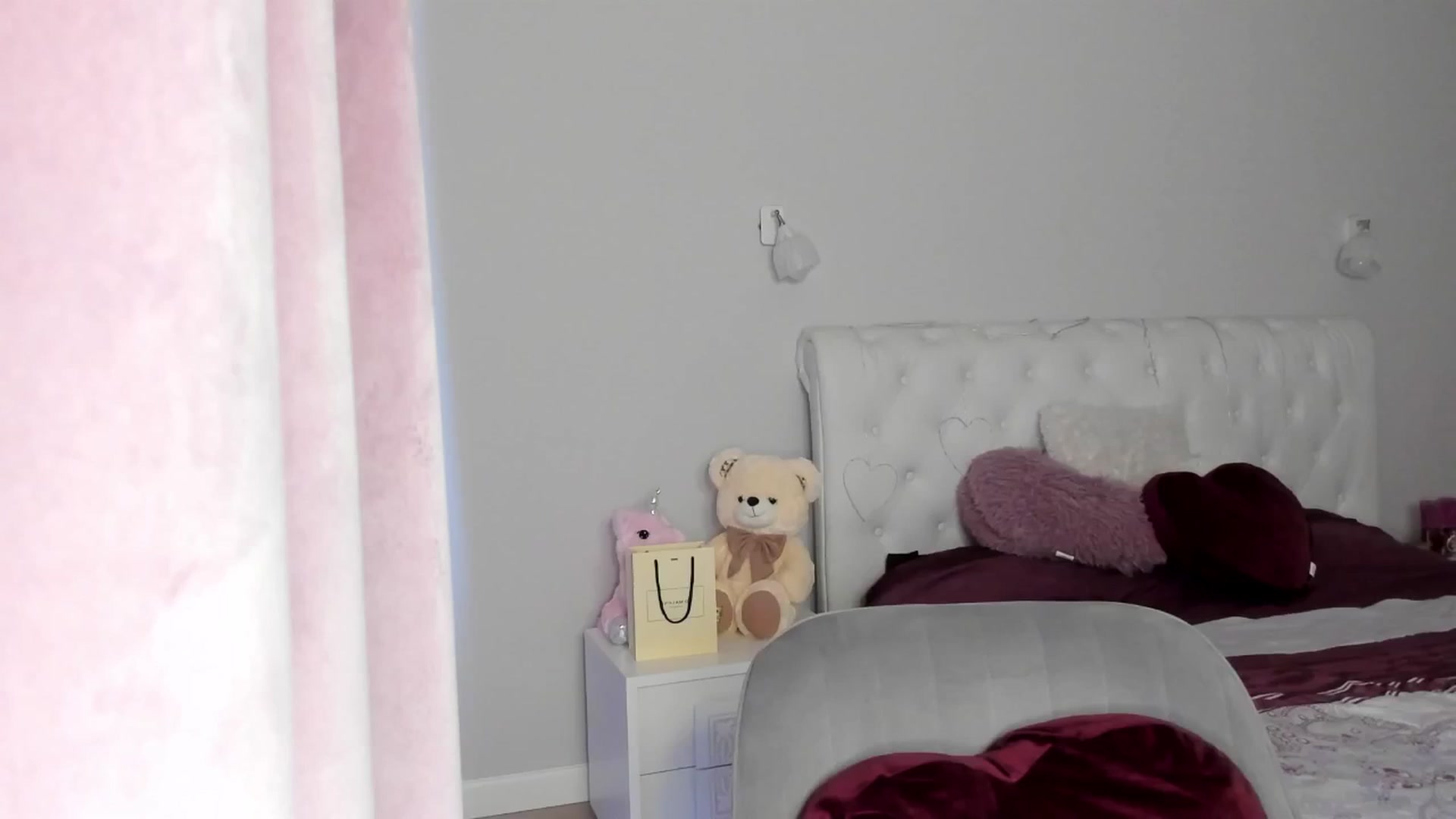 Gallery image thumbnail from Angieerosee's myfreecams stream on, 04/01/2025, 16:46 image 15 of 20