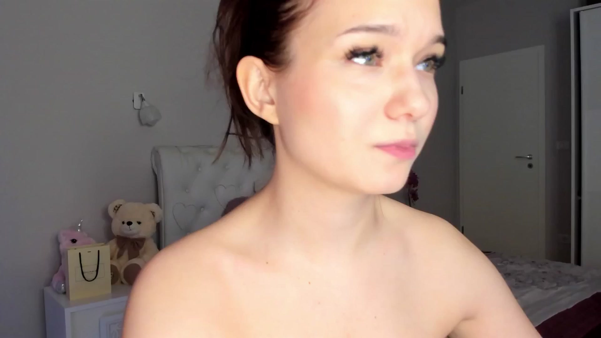 Gallery image thumbnail from Angieerosee's myfreecams stream on, 04/01/2025, 16:46 image 14 of 20