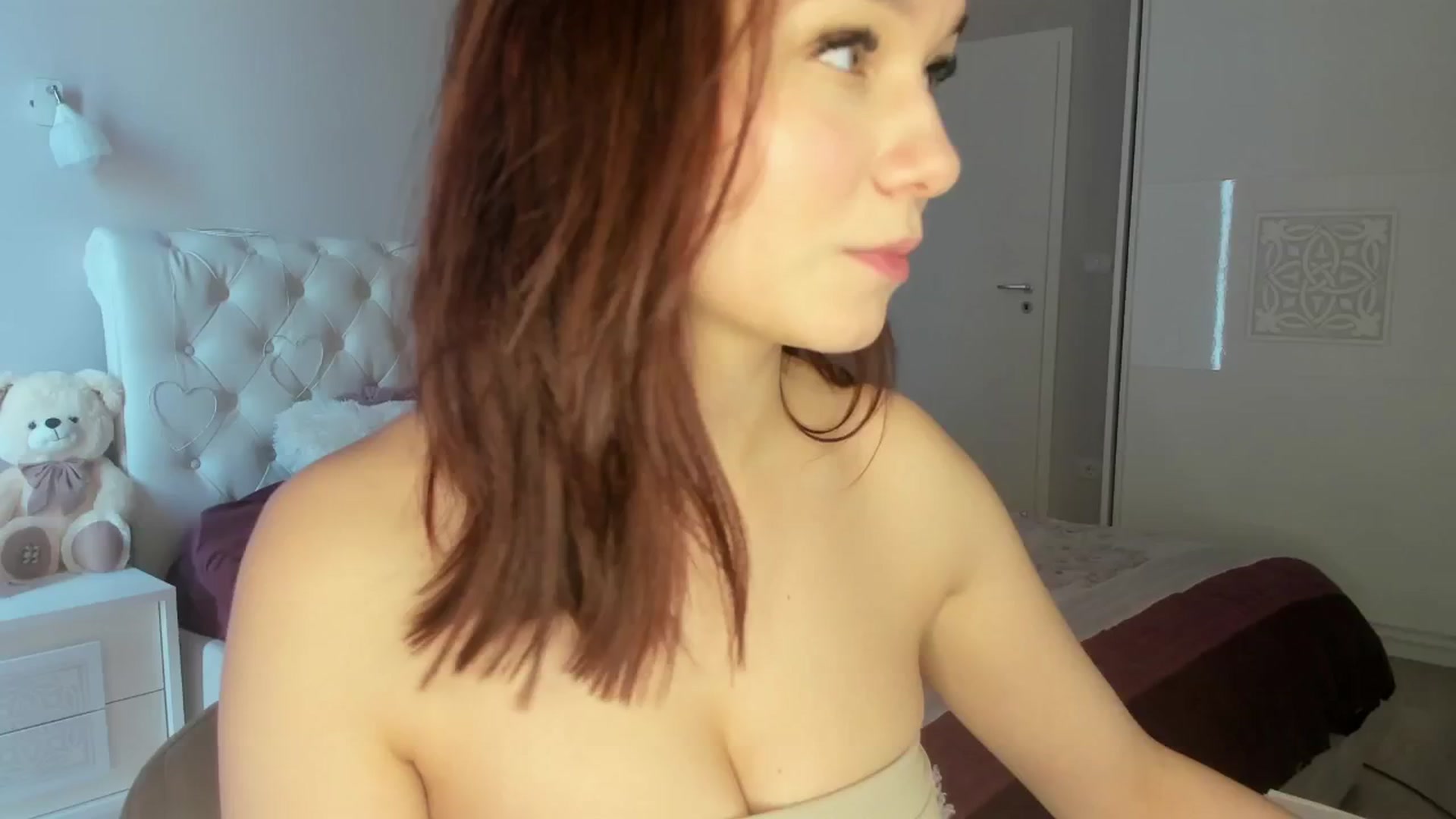 Gallery image thumbnail from Angieerosee's myfreecams stream on, 04/09/2025, 14:51 image 2 of 20