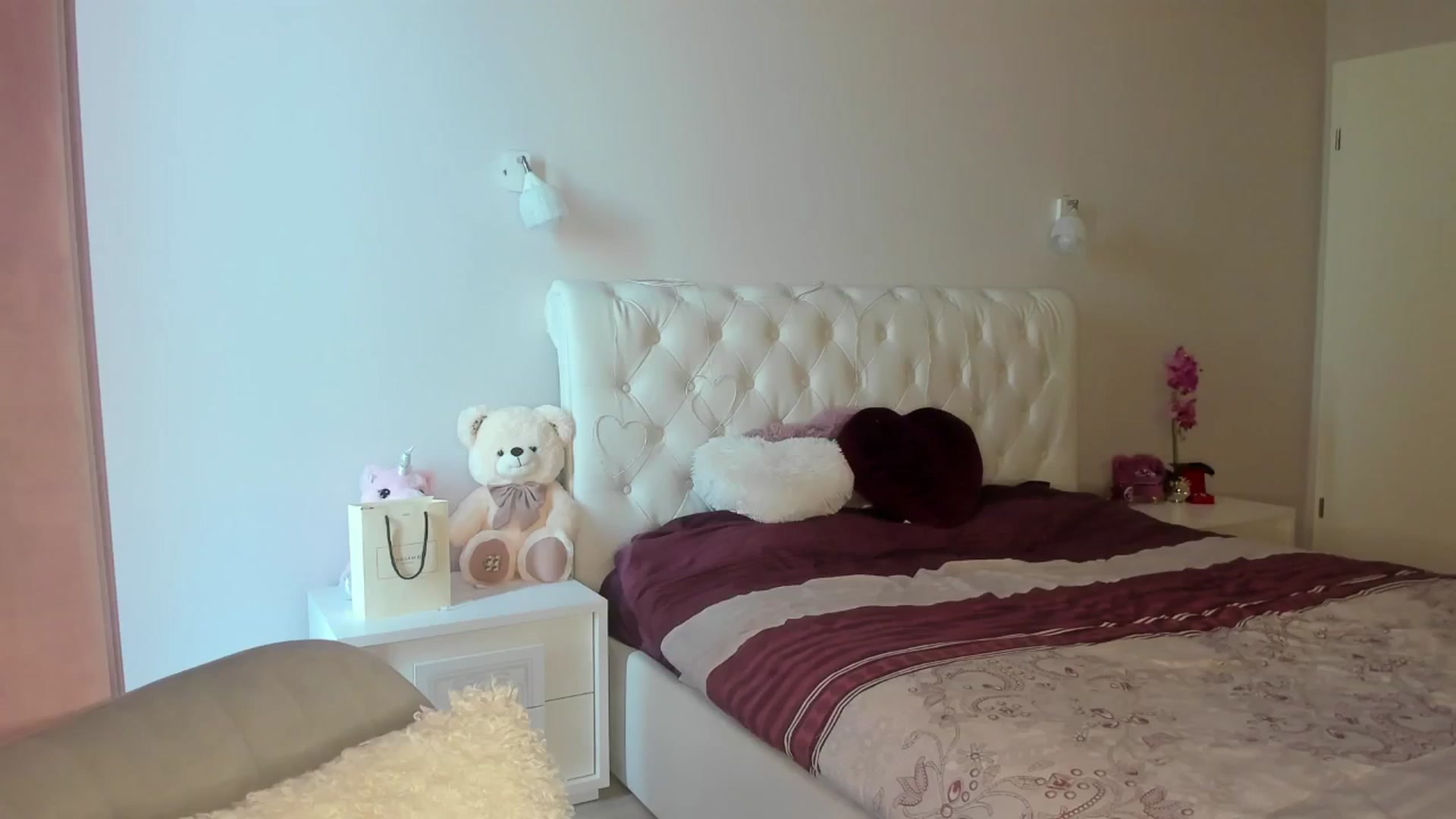 Gallery image thumbnail from Angieerosee's myfreecams stream on, 04/09/2025, 16:53 image 1 of 20