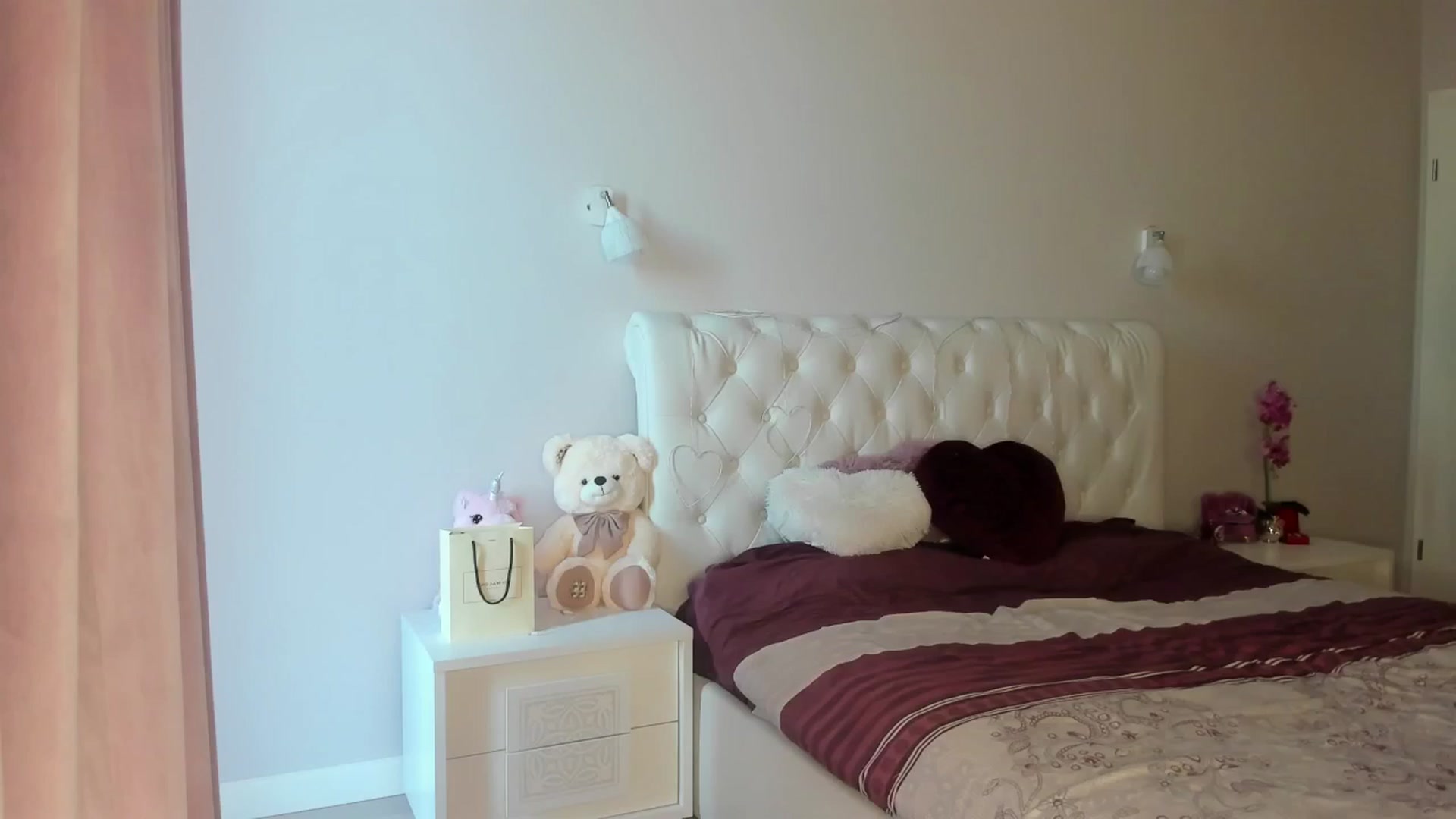 Gallery image thumbnail from Angieerosee's myfreecams stream on, 04/09/2025, 16:53 image 5 of 20