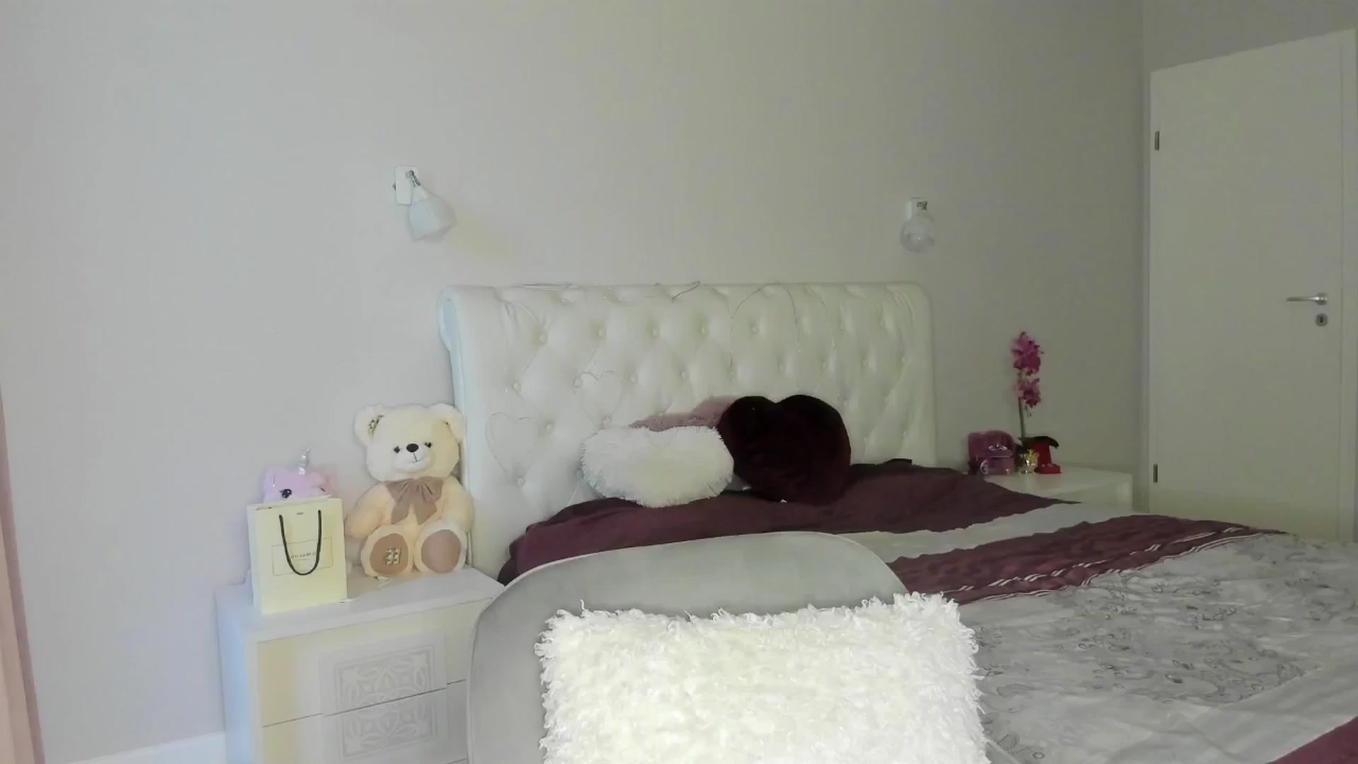 Gallery image thumbnail from Angieerosee's myfreecams stream on, 04/09/2025, 17:22 image 5 of 20
