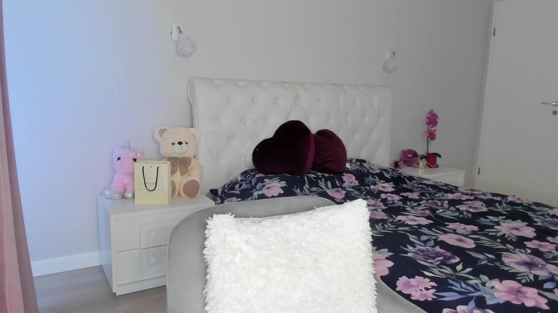 Gallery image thumbnail from Angieerosee's myfreecams stream on, 04/12/2025, 16:52 image 1 of 20