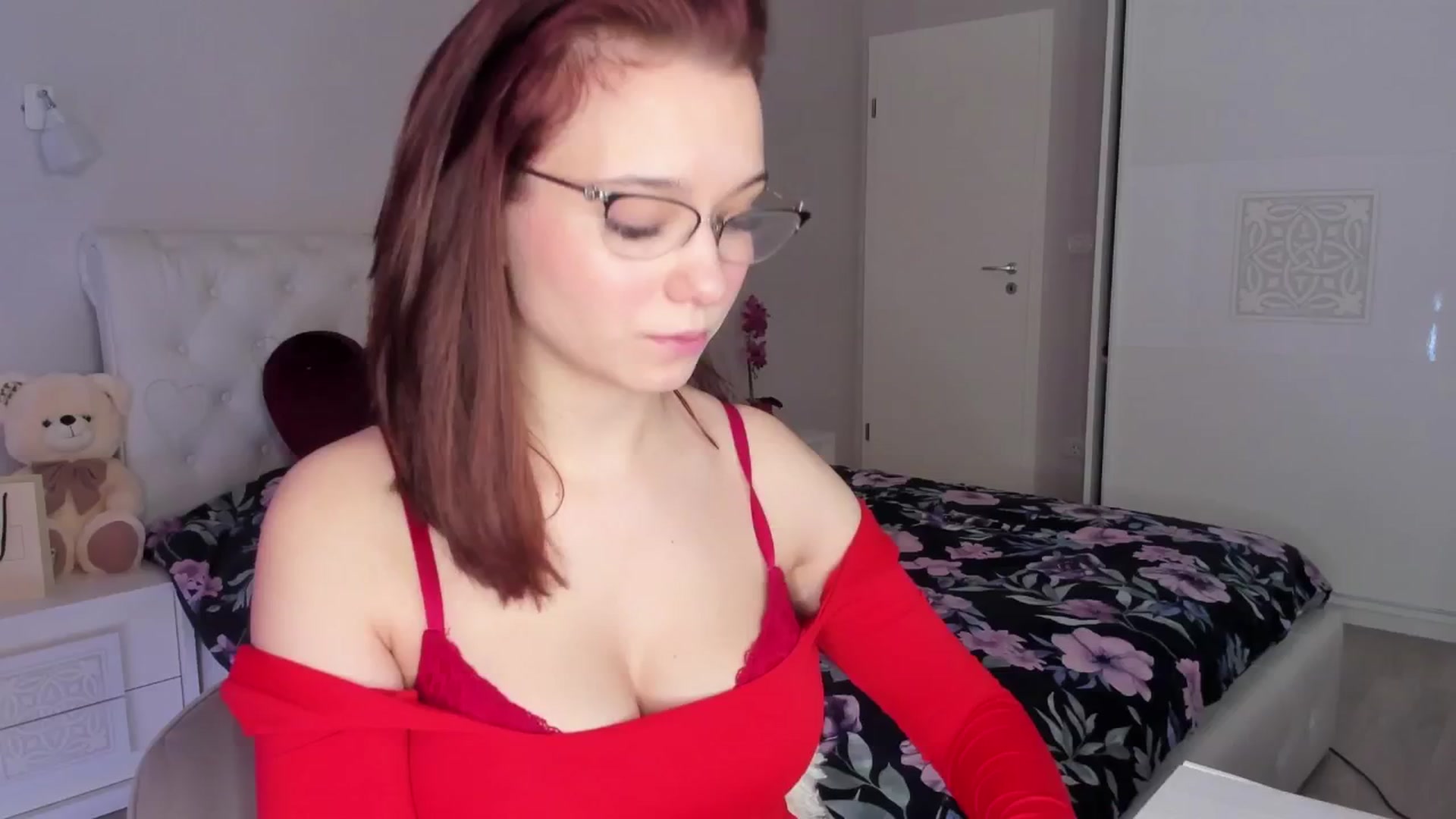 Gallery image thumbnail from Angieerosee's myfreecams stream on, 04/13/2025, 14:57 image 15 of 20
