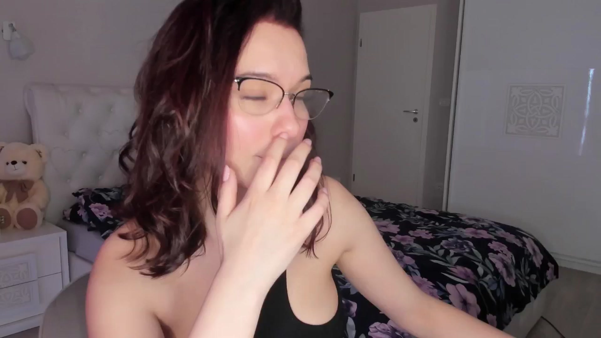 Gallery image thumbnail from Angieerosee's myfreecams stream on, 04/16/2025, 16:42 image 13 of 20