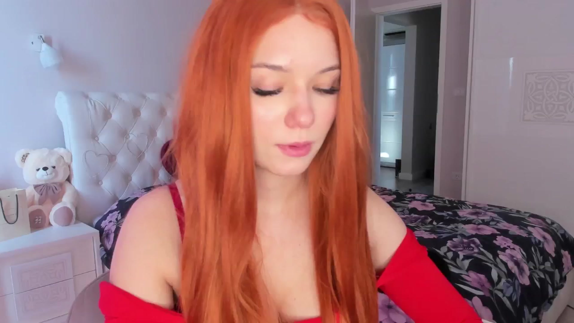 Gallery image thumbnail from Angieerosee's myfreecams stream on, 04/25/2025, 16:09 image 14 of 20
