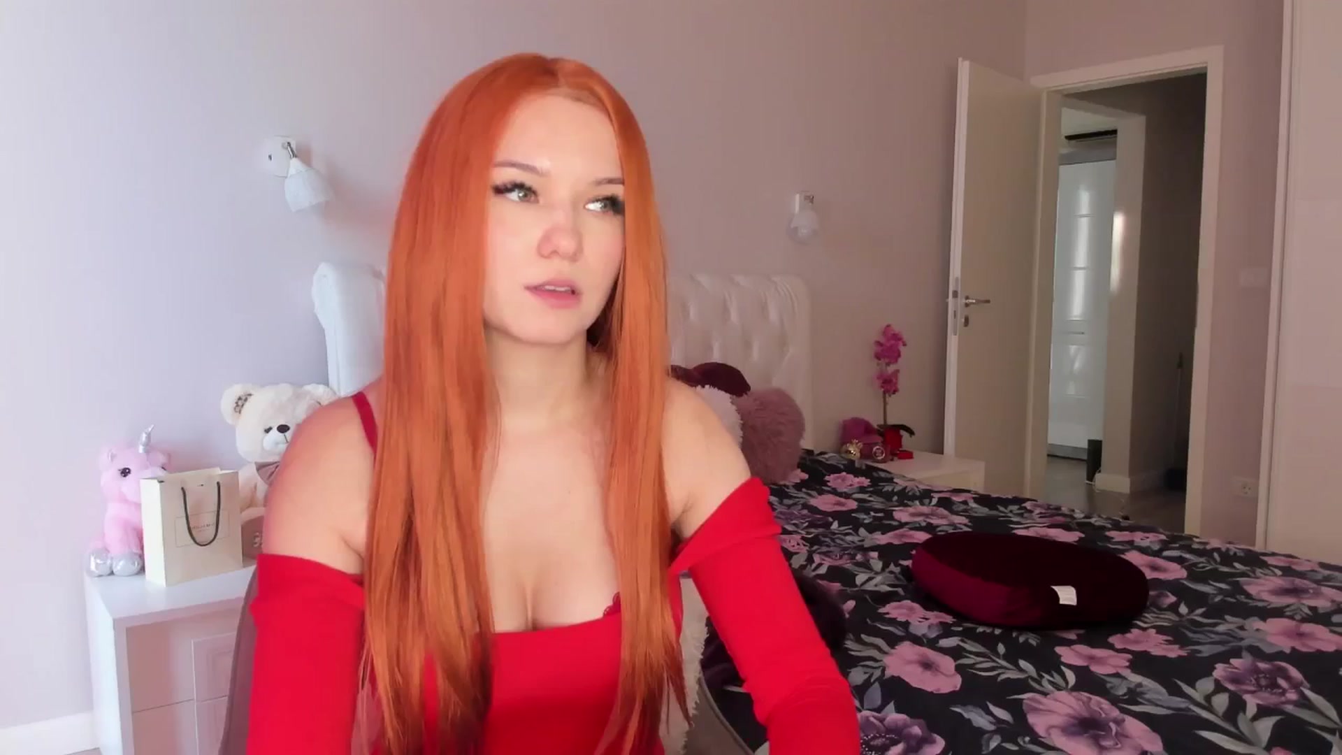 Gallery image thumbnail from Angieerosee's myfreecams stream on, 04/25/2025, 16:52 image 17 of 20