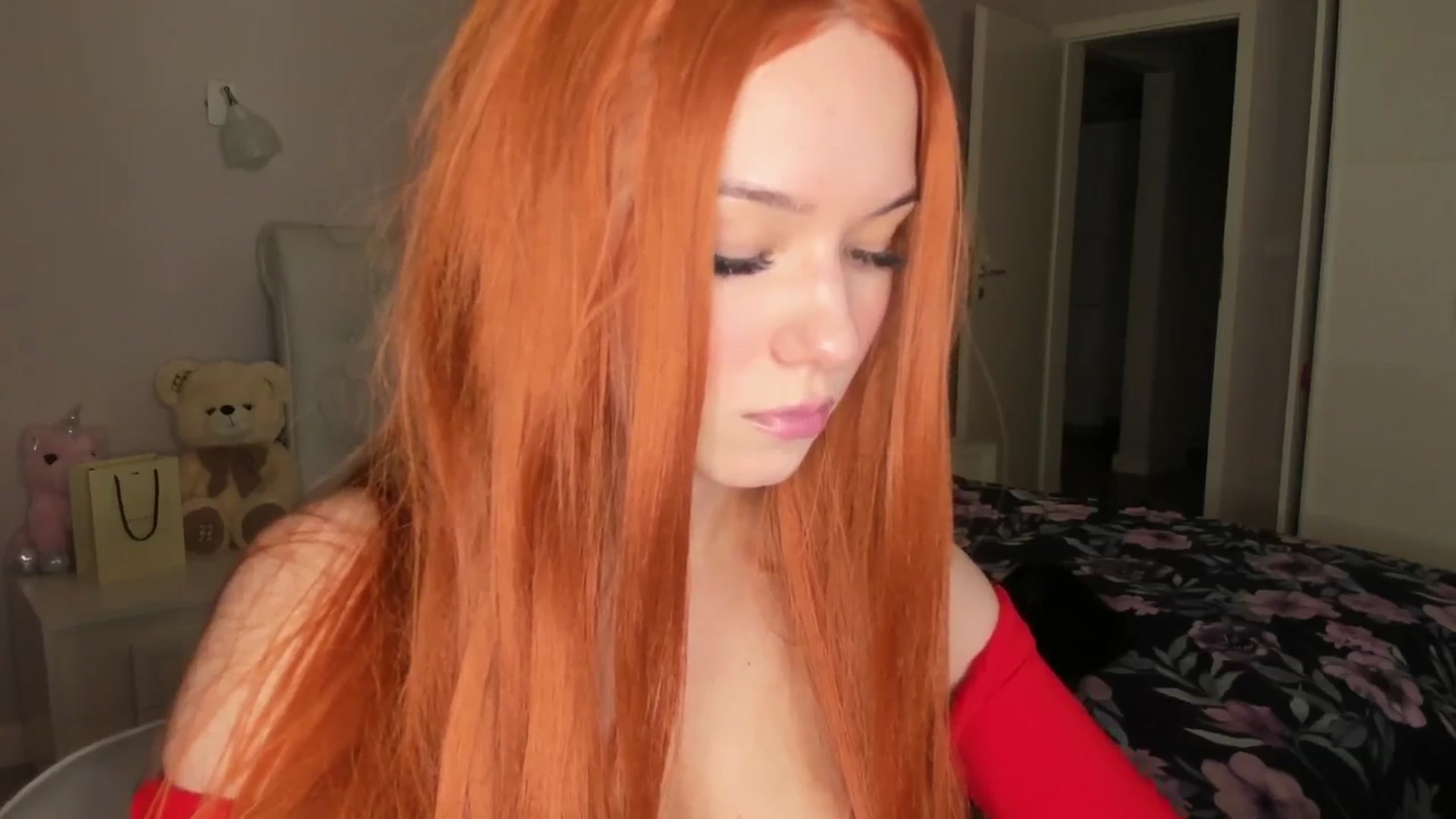 Gallery image thumbnail from Angieerosee's myfreecams stream on, 04/25/2025, 20:46 image 14 of 20