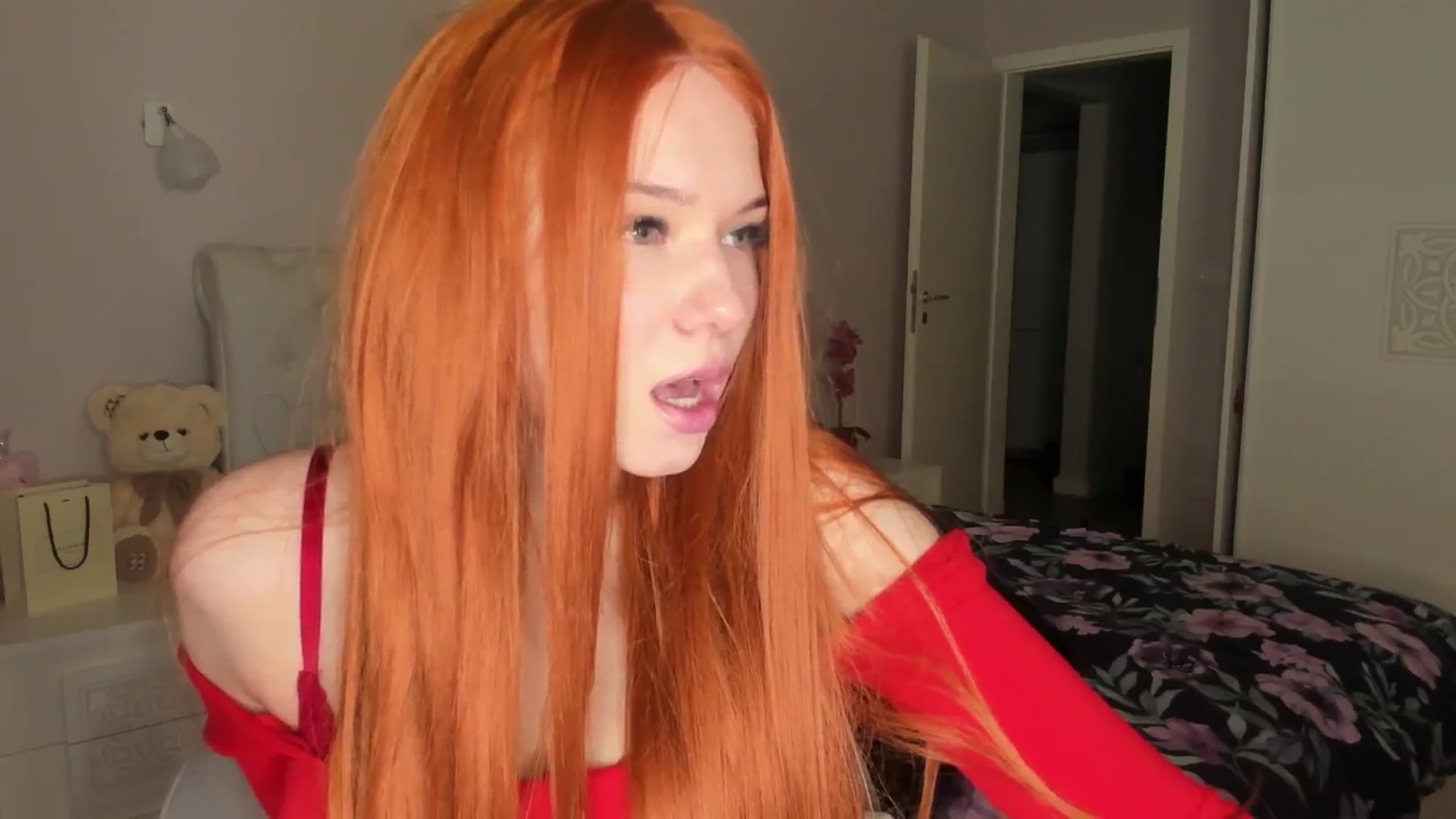 Gallery image thumbnail from Angieerosee's myfreecams stream on, 04/25/2025, 20:46 image 11 of 20