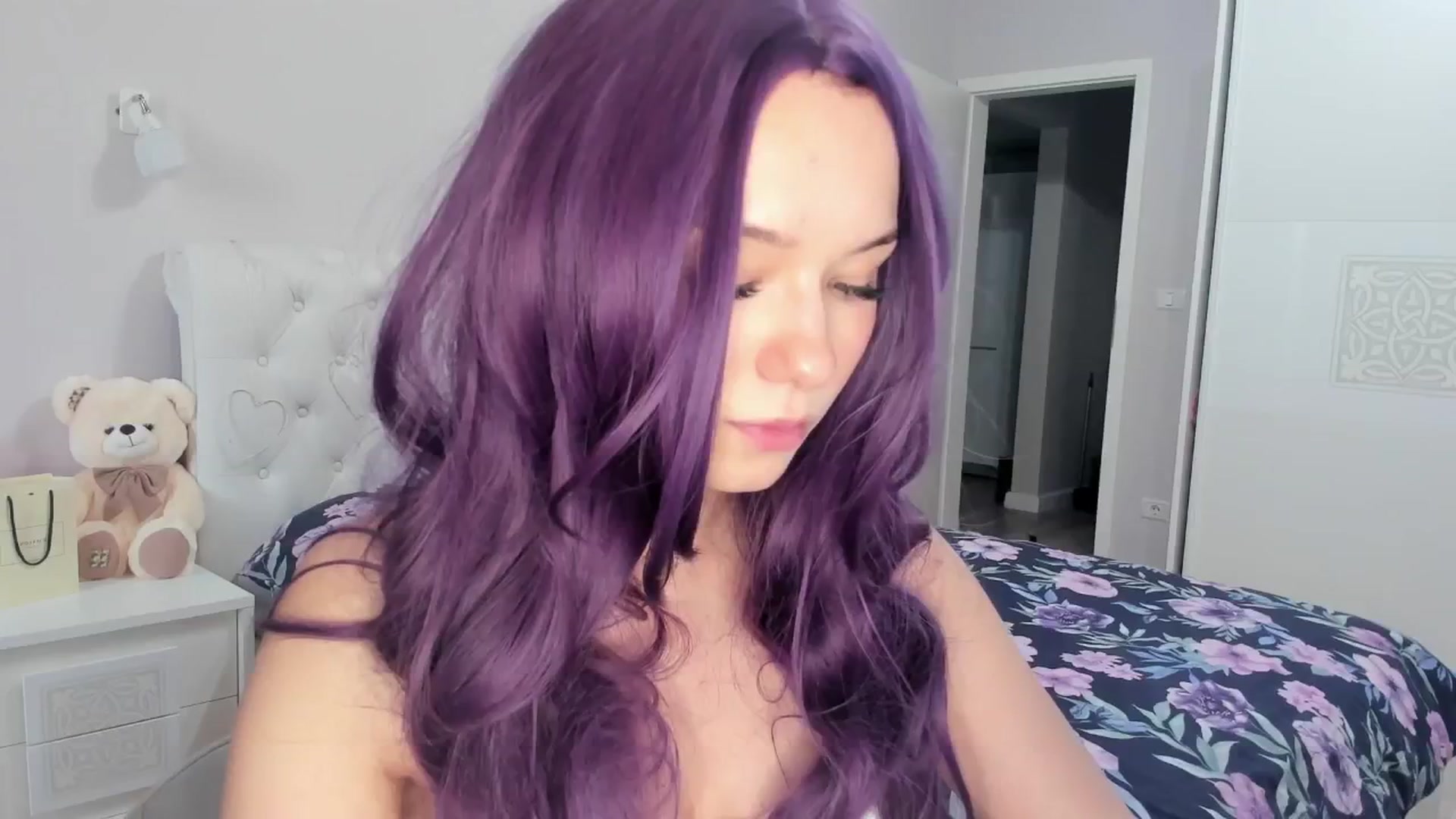 Gallery image thumbnail from Angieerosee's myfreecams stream on, 04/26/2025, 17:01 image 18 of 20