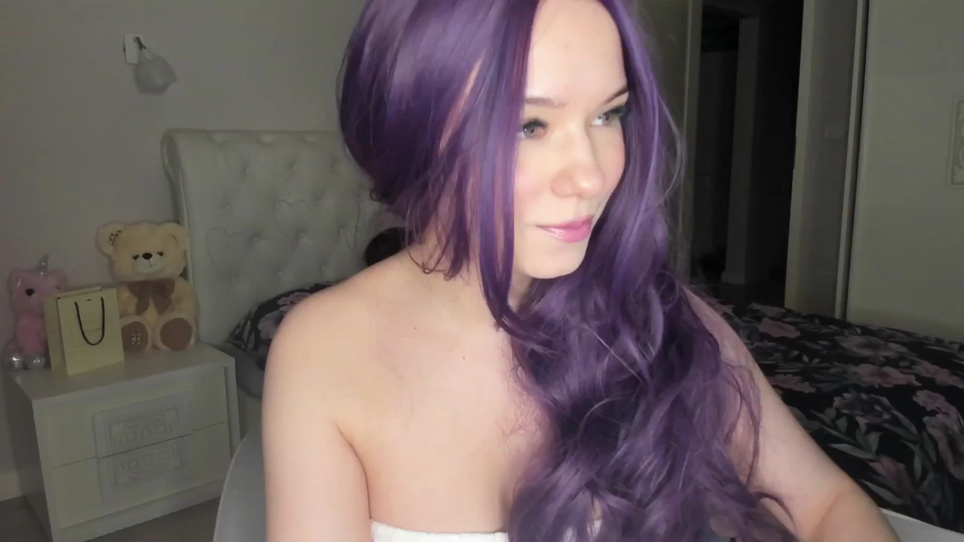 Gallery image thumbnail from Angieerosee's myfreecams stream on, 04/26/2025, 20:17 image 3 of 20
