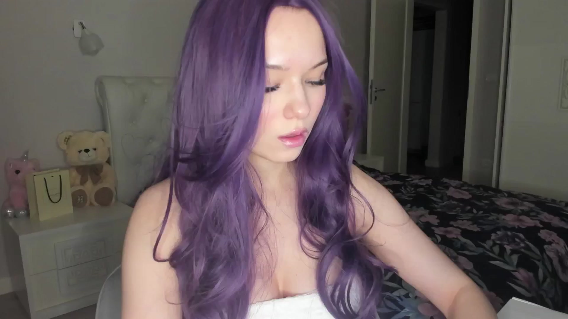 Gallery image thumbnail from Angieerosee's myfreecams stream on, 04/26/2025, 20:17 image 8 of 20