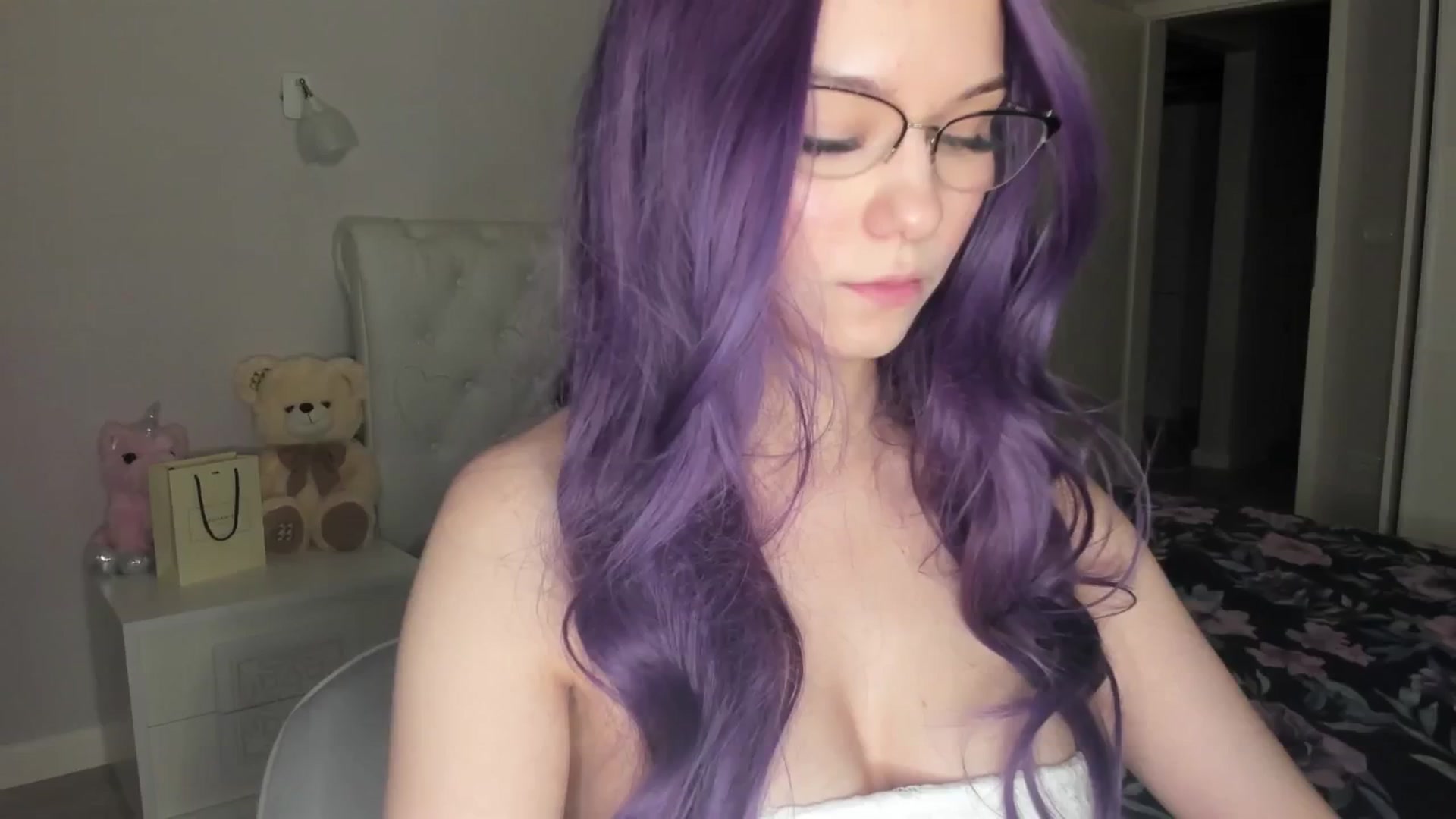 Gallery image thumbnail from Angieerosee's myfreecams stream on, 04/26/2025, 22:05 image 6 of 20