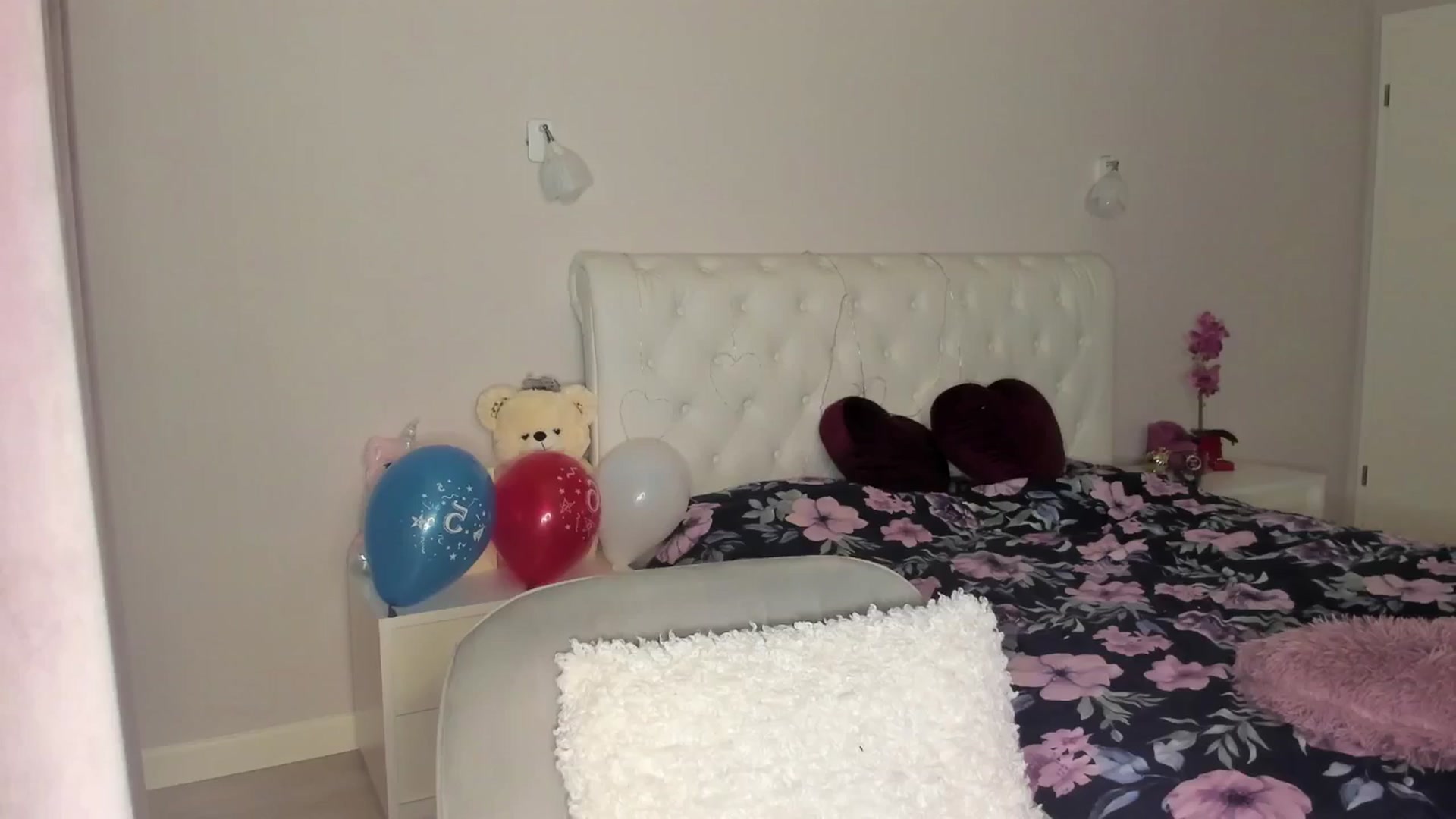 Gallery image thumbnail from Angieerosee's myfreecams stream on, 04/28/2025, 01:02 image 16 of 20