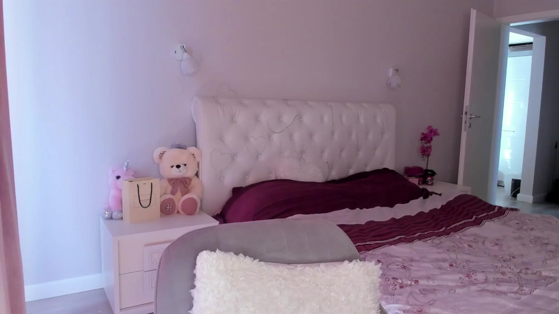 Gallery image thumbnail from Angieerosee's myfreecams stream on, 05/04/2025, 16:04 image 17 of 20
