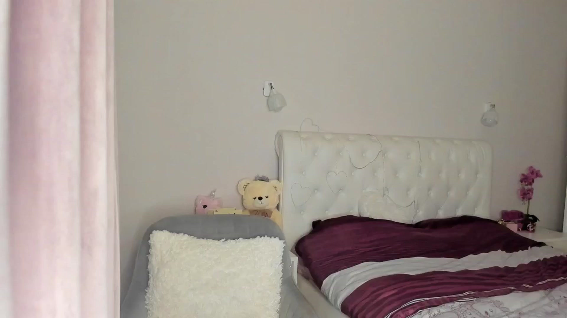 Gallery image thumbnail from Angieerosee's myfreecams stream on, 05/04/2025, 21:29 image 9 of 20