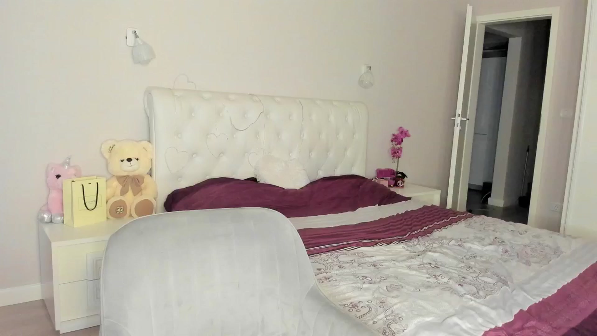 Gallery image thumbnail from Angieerosee's myfreecams stream on, 05/06/2025, 17:11 image 20 of 20