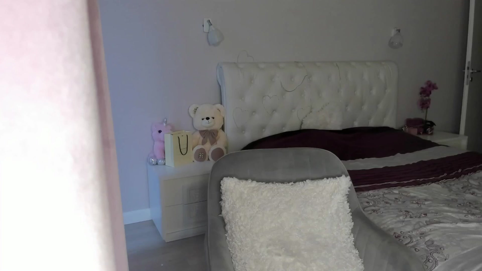 Gallery image thumbnail from Angieerosee's myfreecams stream on, 05/07/2025, 17:16 image 12 of 20