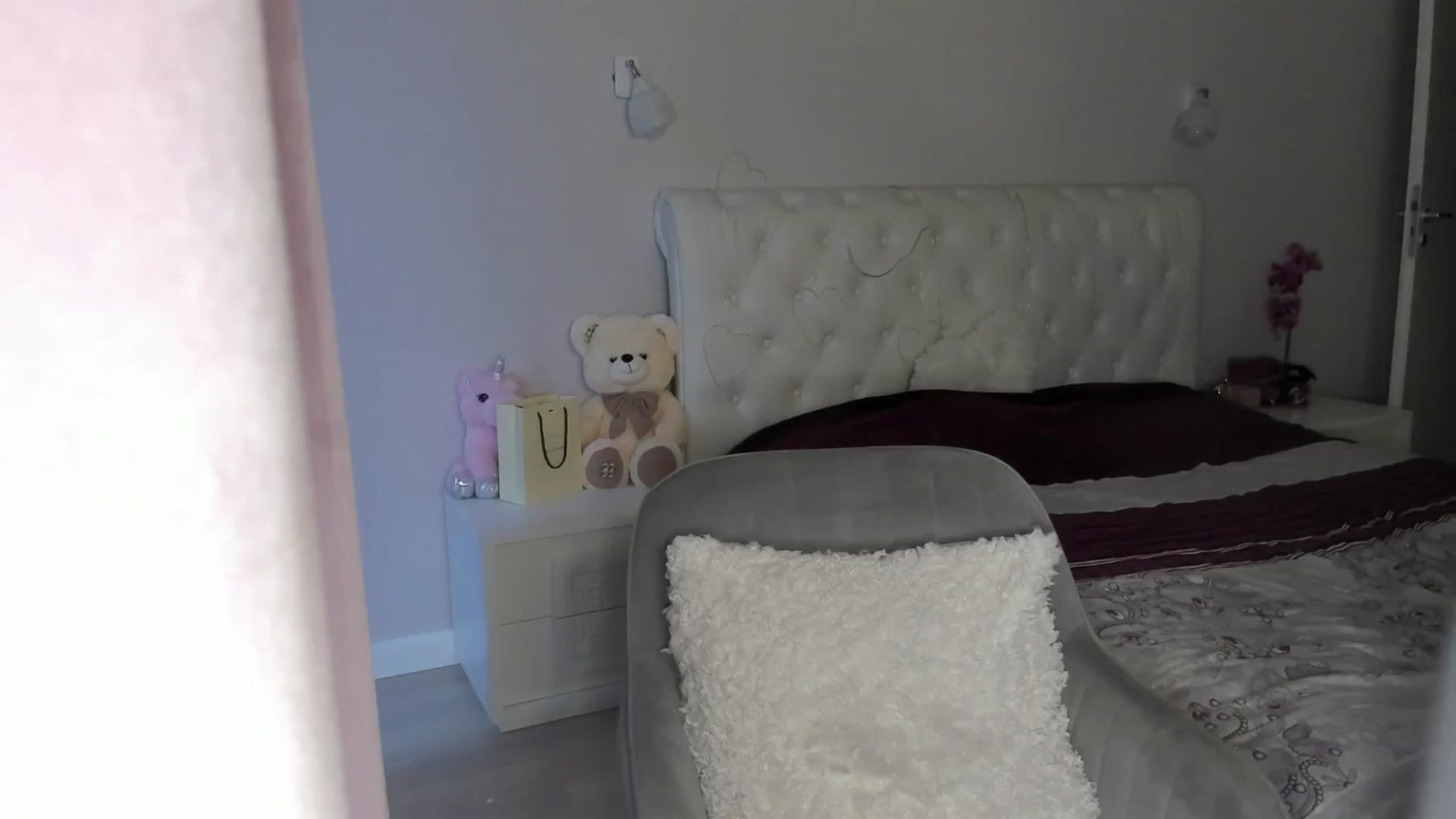 Gallery image thumbnail from Angieerosee's myfreecams stream on, 05/07/2025, 17:16 image 13 of 20