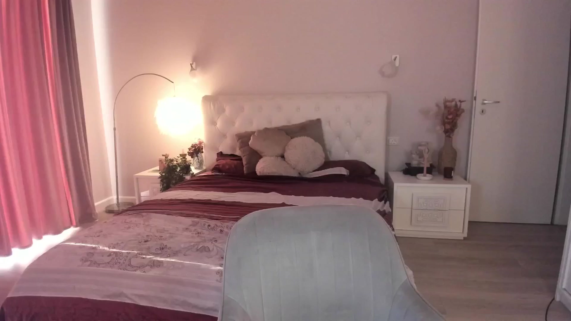 Gallery image thumbnail from Angieerosee's myfreecams stream on, 06/29/2025, 17:43 image 10 of 20