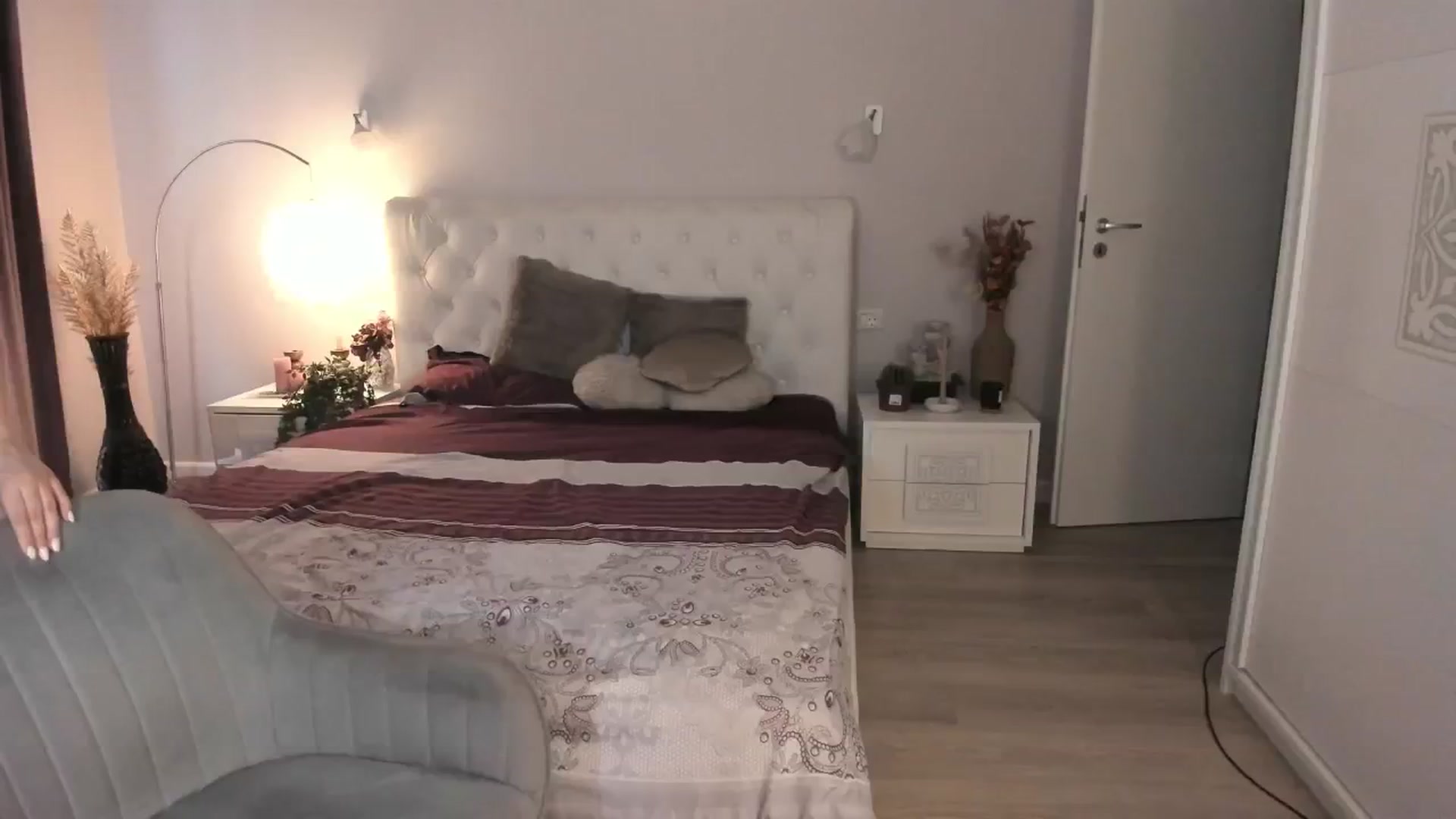 Gallery image thumbnail from Angieerosee's myfreecams stream on, 07/08/2025, 15:51 image 4 of 20