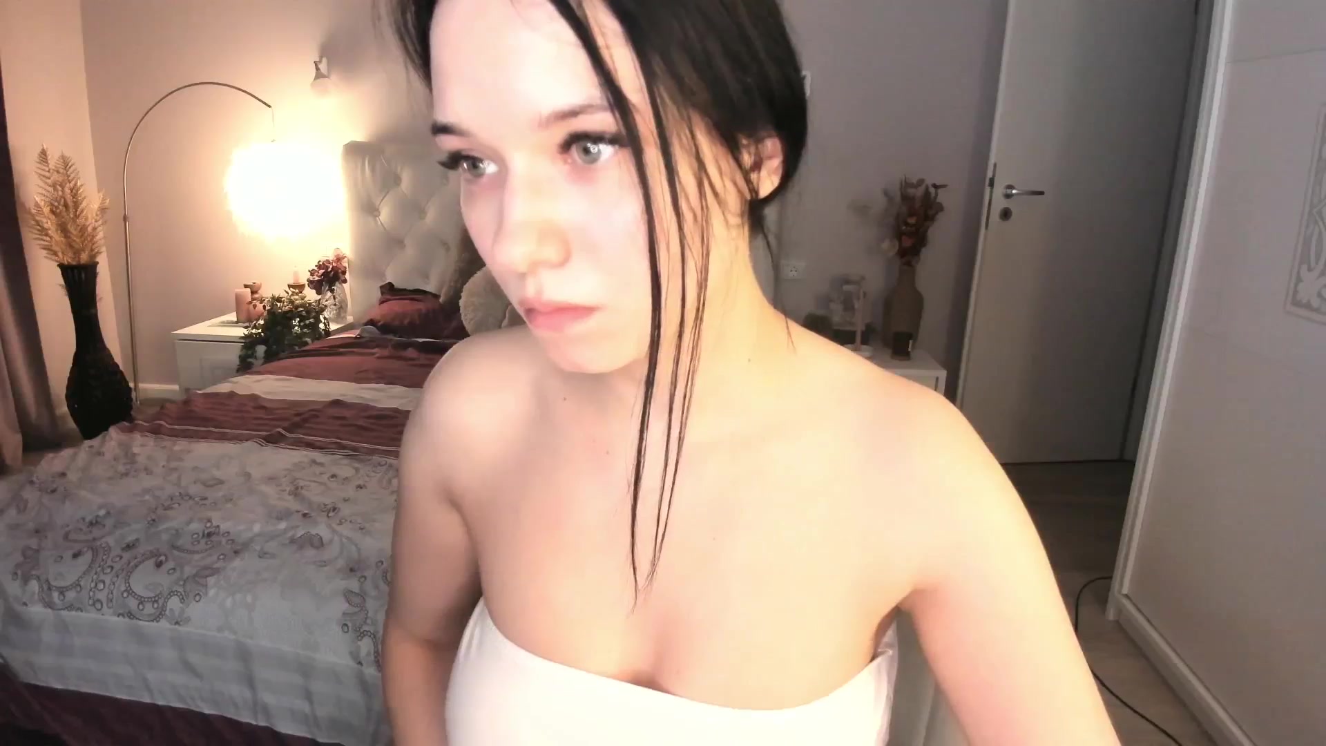 Gallery image thumbnail from Angieerosee's myfreecams stream on, 07/09/2025, 20:33 image 17 of 20