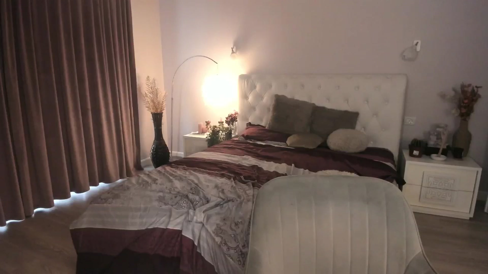Gallery image thumbnail from Angieerosee's myfreecams stream on, 07/16/2025, 16:39 image 16 of 20
