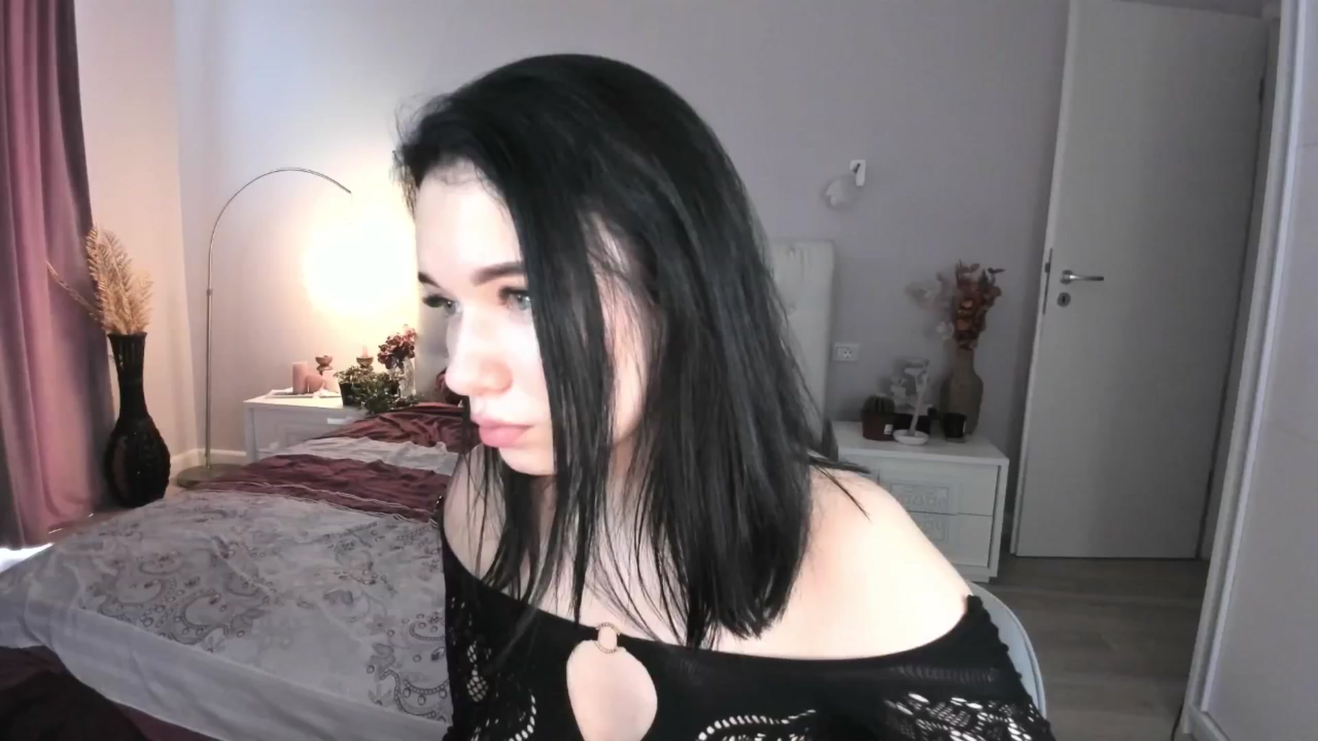 Gallery image thumbnail from Angieerosee's myfreecams stream on, 07/28/2025, 17:01 image 1 of 20