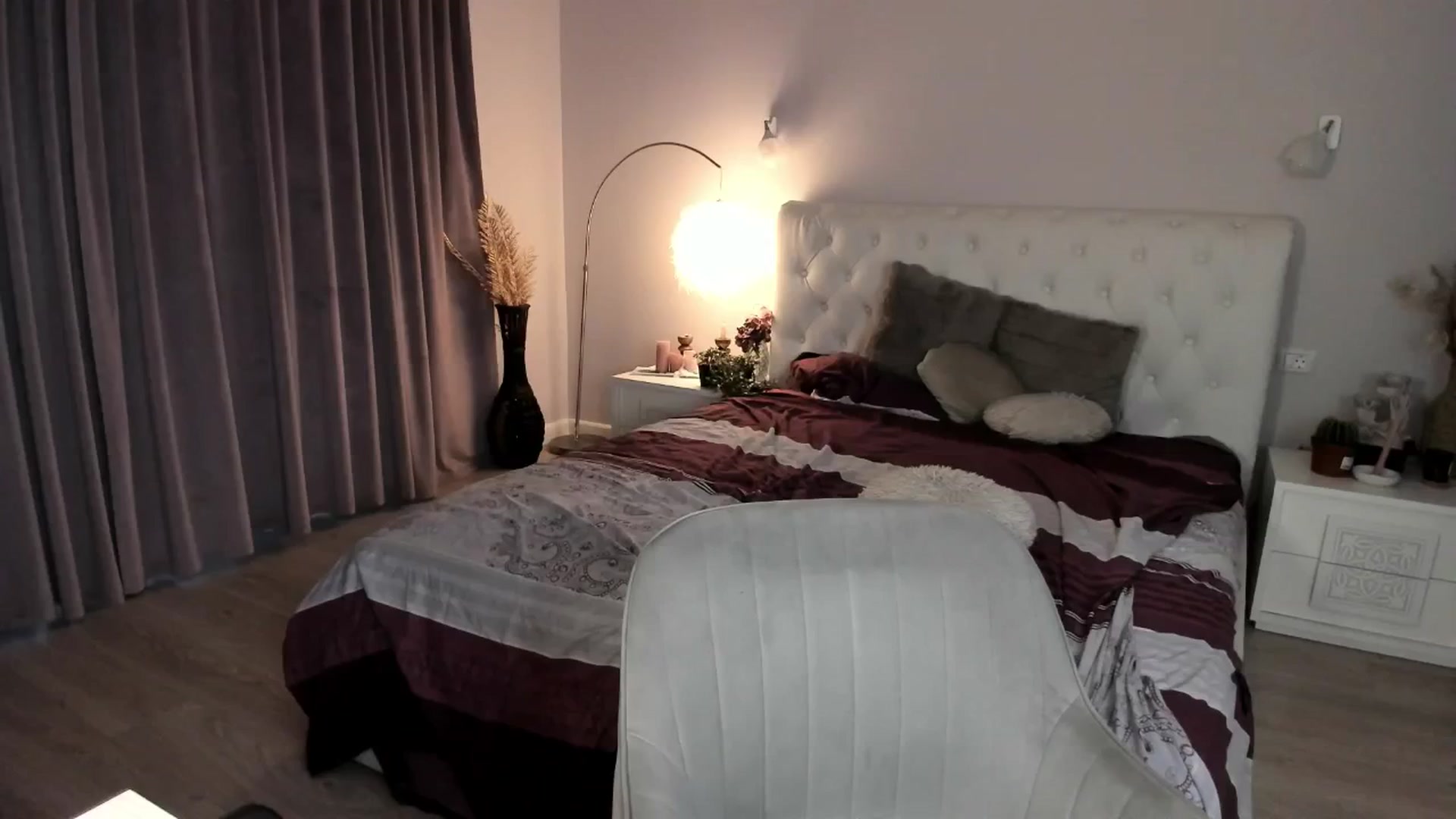 Gallery image thumbnail from Angieerosee's myfreecams stream on, 07/28/2025, 18:35 image 14 of 20