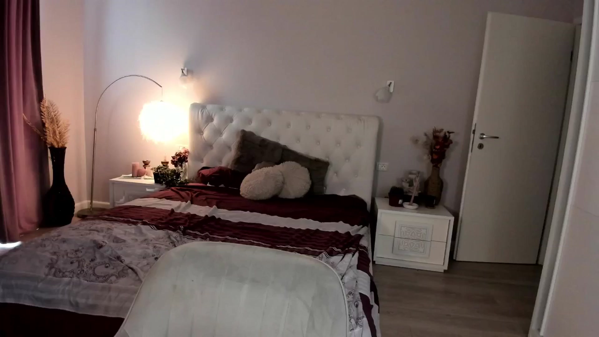 Gallery image thumbnail from Angieerosee's myfreecams stream on, 07/29/2025, 16:48 image 16 of 20