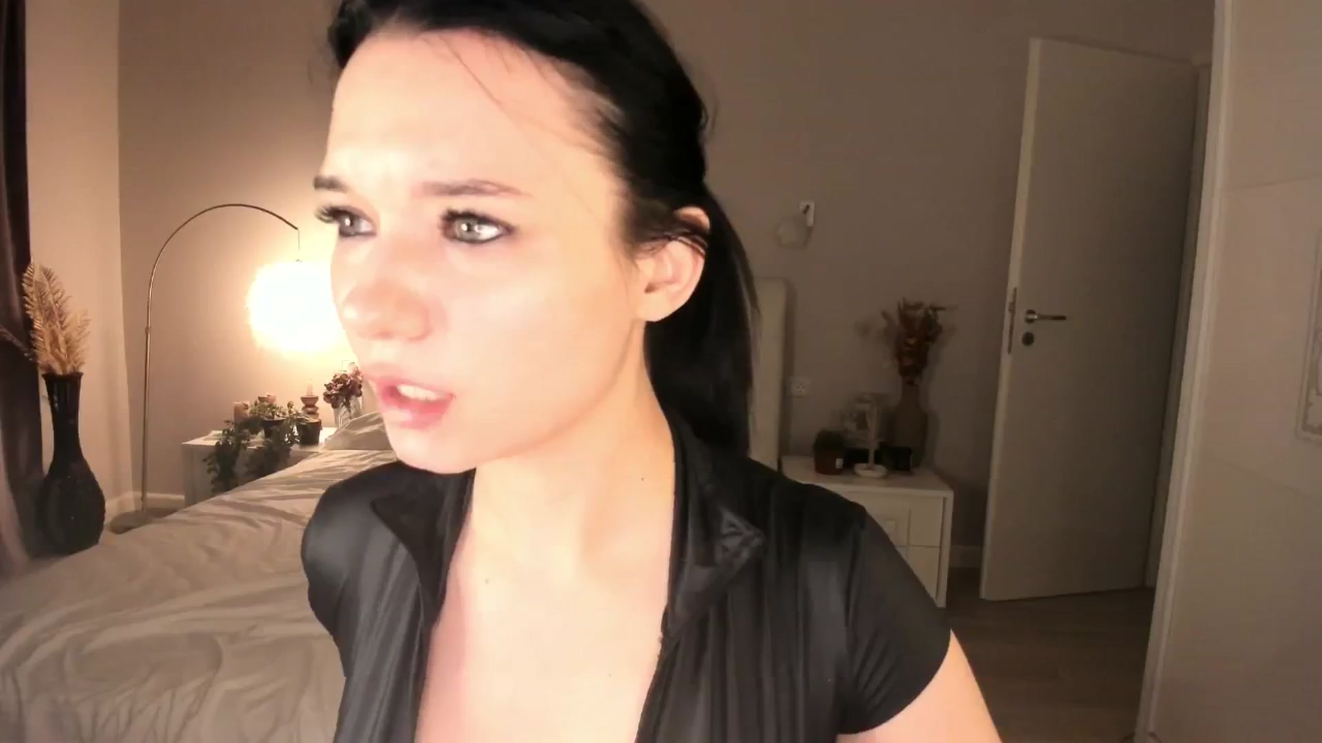 Gallery image thumbnail from Angieerosee's myfreecams stream on, 08/03/2025, 22:10 image 8 of 20