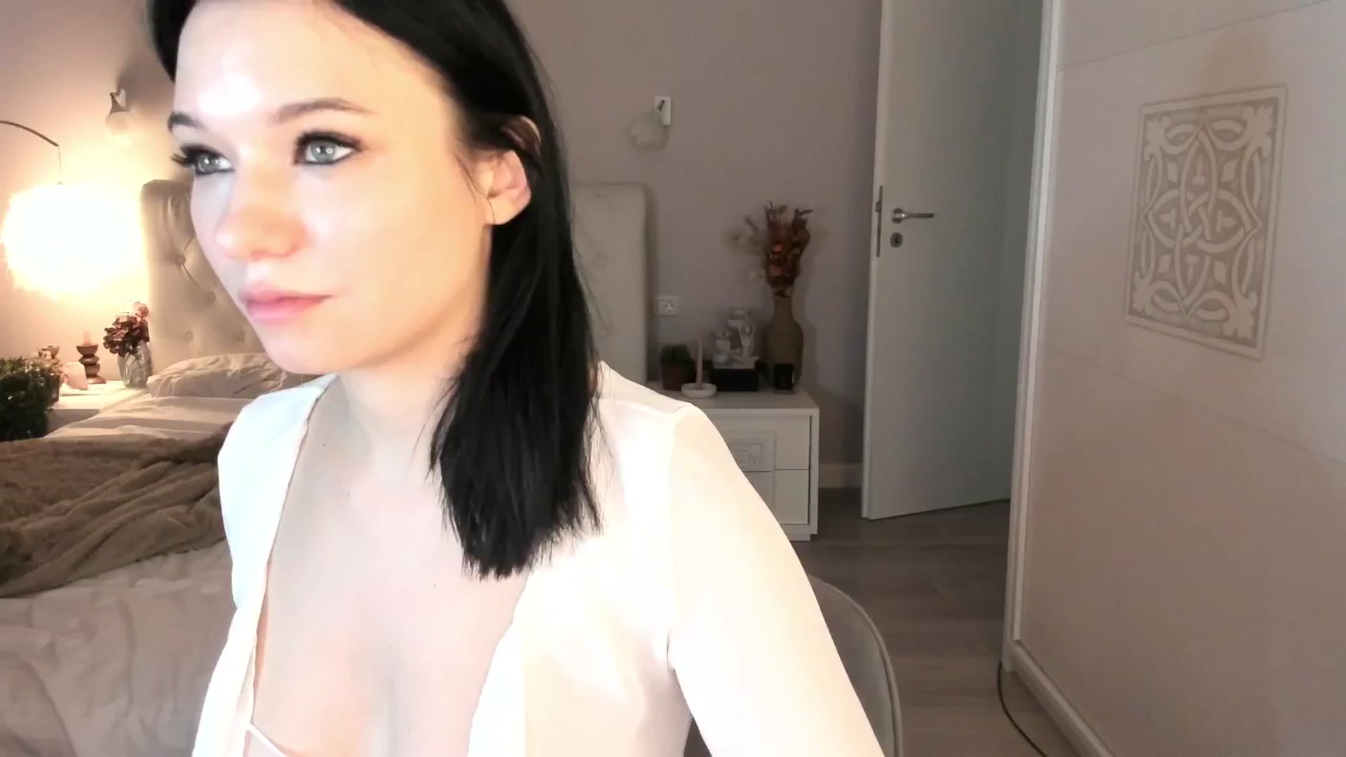 Gallery image thumbnail from Angieerosee's myfreecams stream on, 08/13/2025, 04:53 image 4 of 20