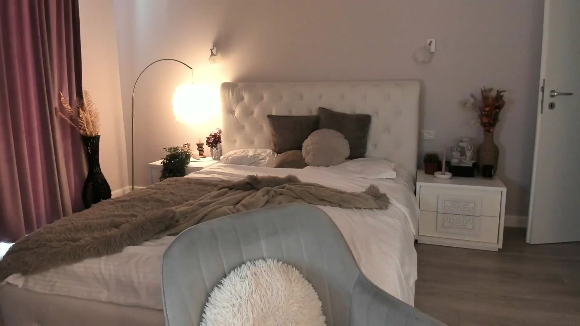 Gallery image thumbnail from Angieerosee's myfreecams stream on, 08/13/2025, 04:53 image 7 of 20